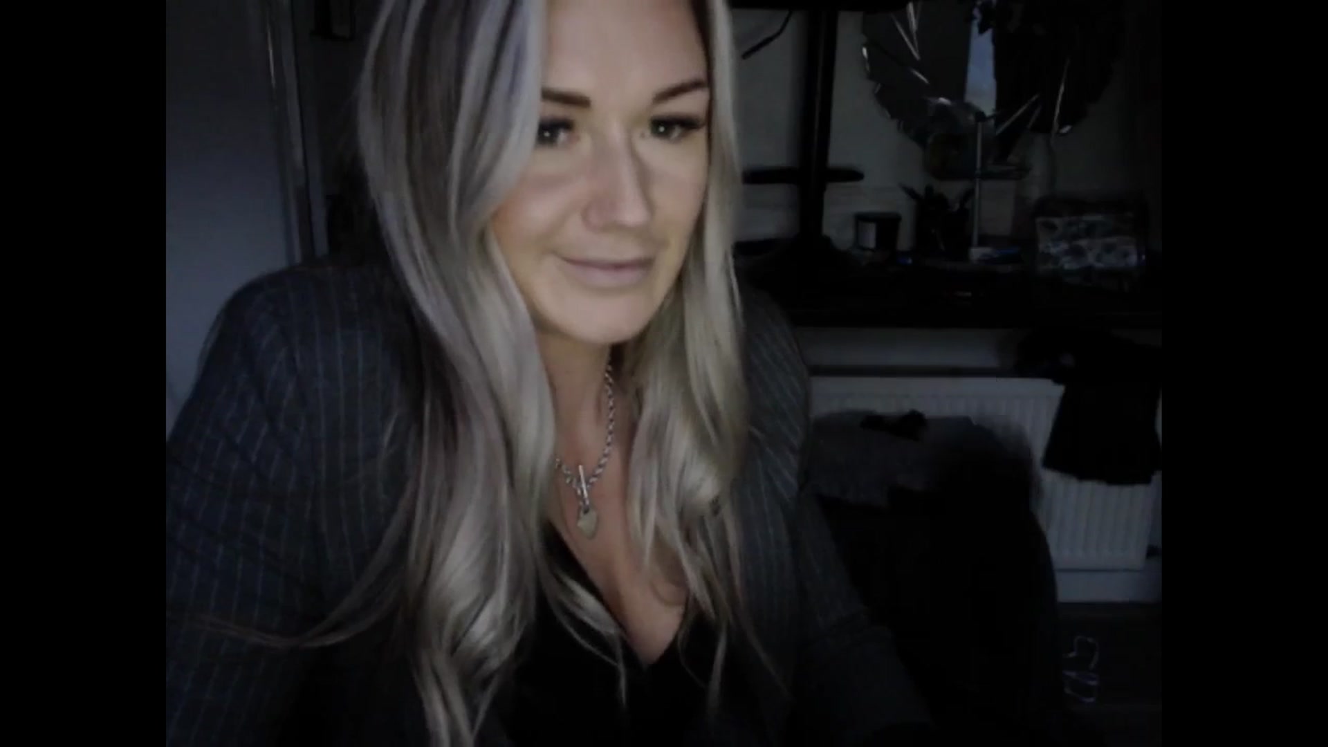 Gallery image thumbnail from LovelyLucy25's myfreecams stream on, 02/11/2025, 17:18 image 10 of 20