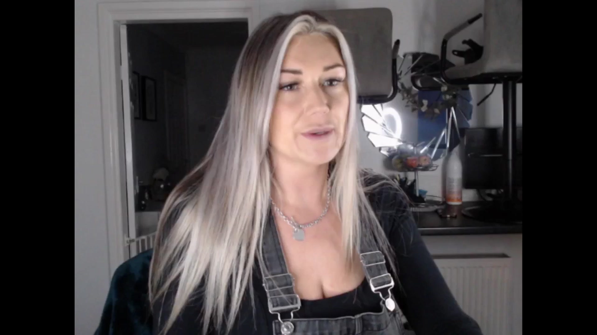 Gallery image thumbnail from LovelyLucy25's myfreecams stream on, 02/13/2025, 17:43 image 1 of 20