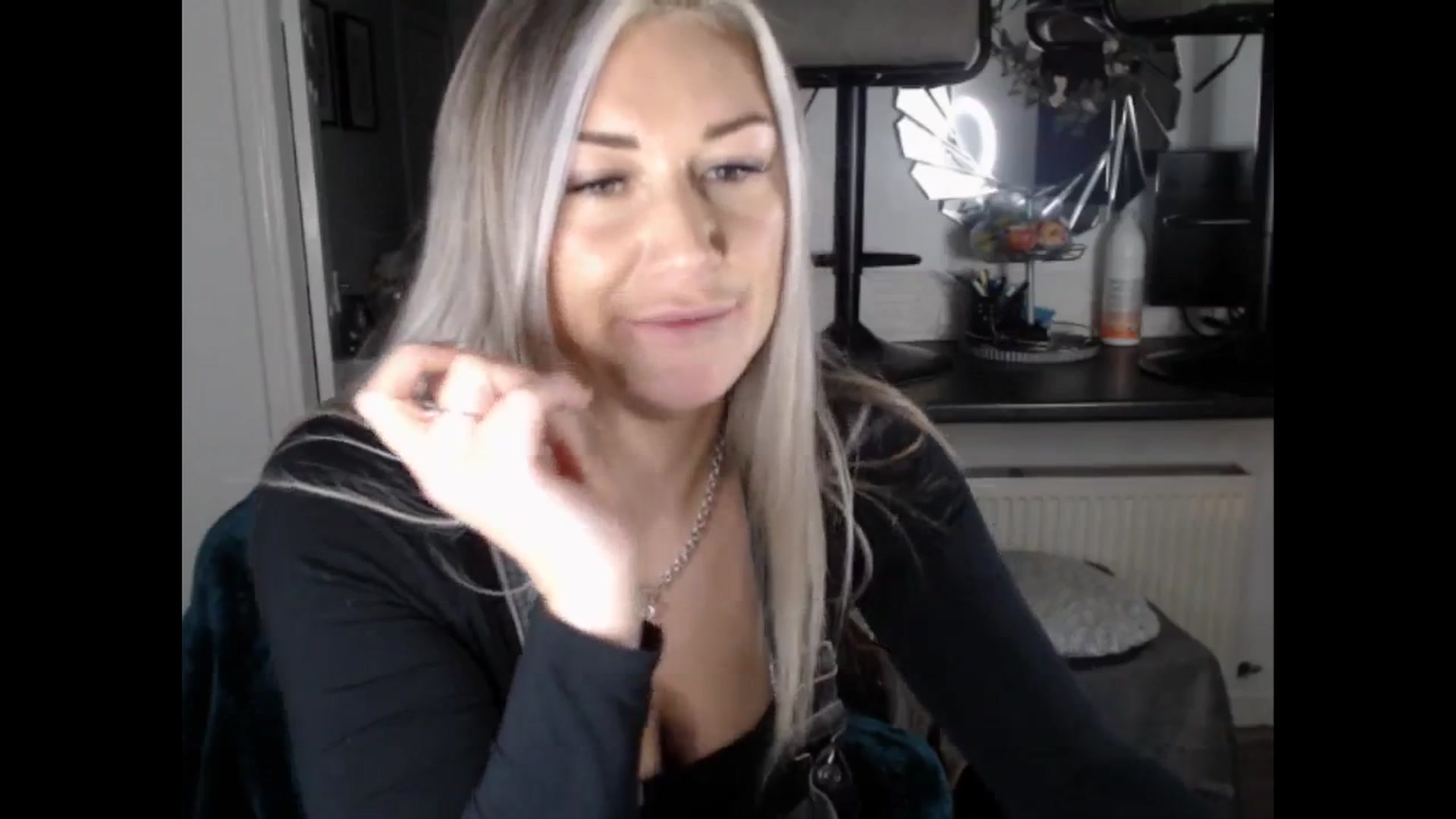 Gallery image thumbnail from LovelyLucy25's myfreecams stream on, 02/13/2025, 17:43 image 20 of 20