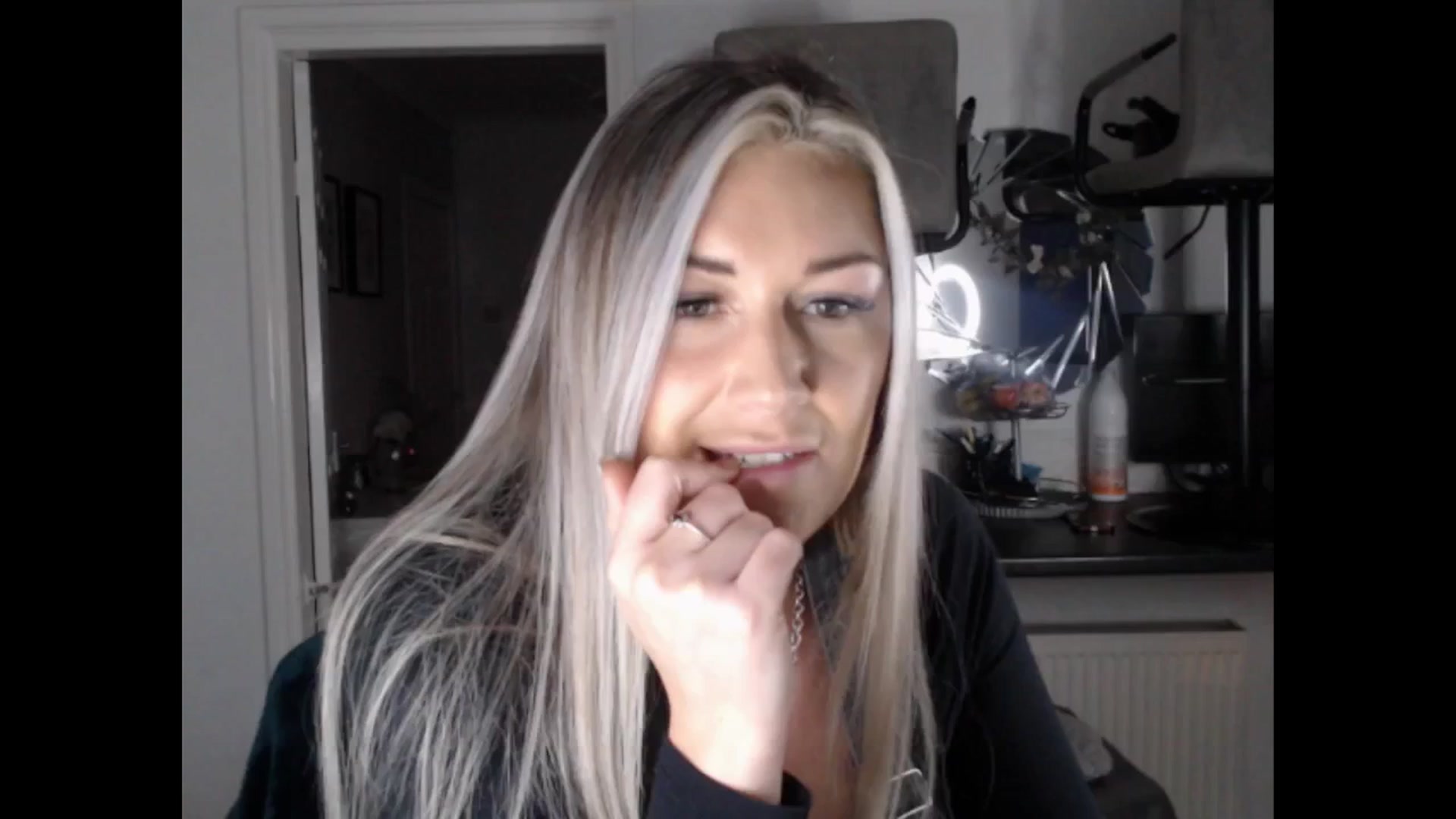 Gallery image thumbnail from LovelyLucy25's myfreecams stream on, 02/13/2025, 17:43 image 7 of 20