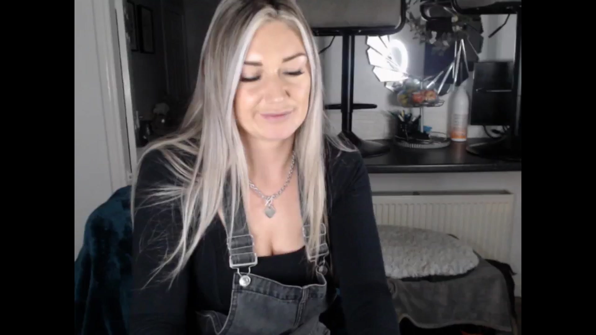 Gallery image thumbnail from LovelyLucy25's myfreecams stream on, 02/13/2025, 17:55 image 2 of 20