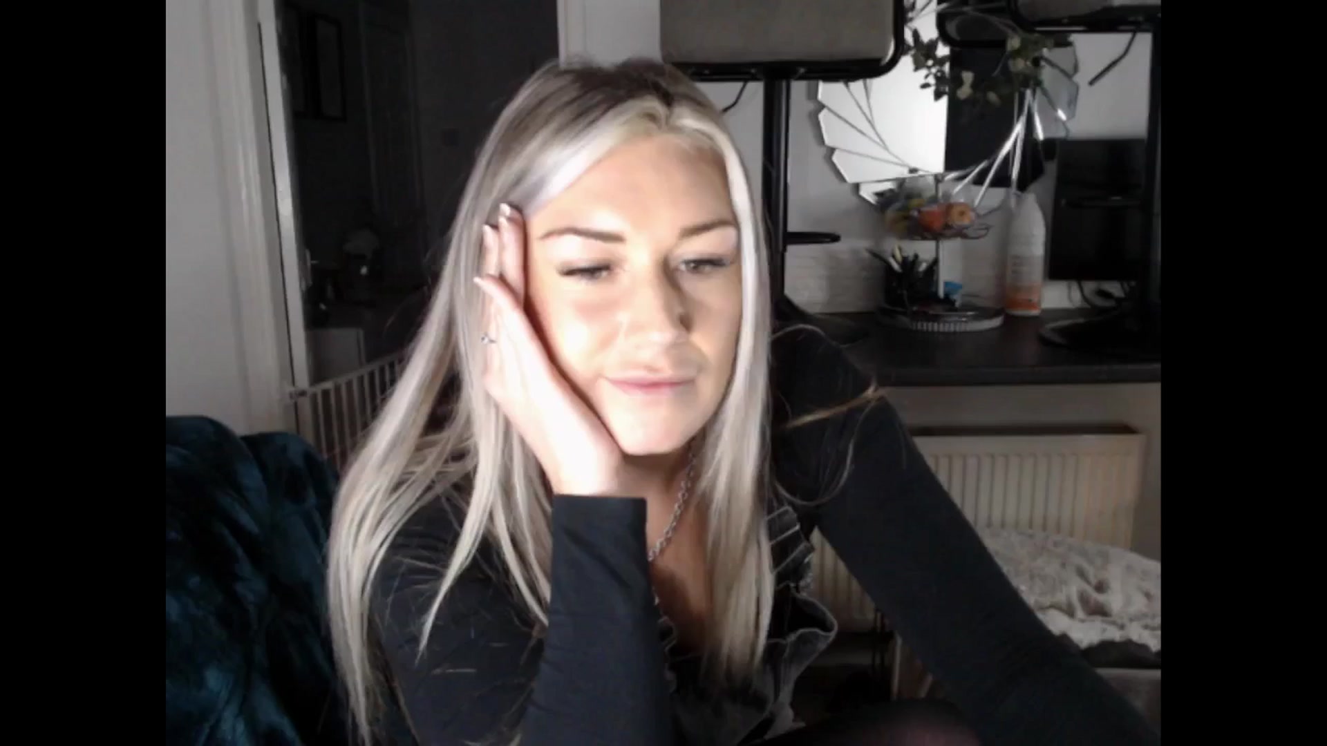 Gallery image thumbnail from LovelyLucy25's myfreecams stream on, 02/13/2025, 19:04 image 16 of 20