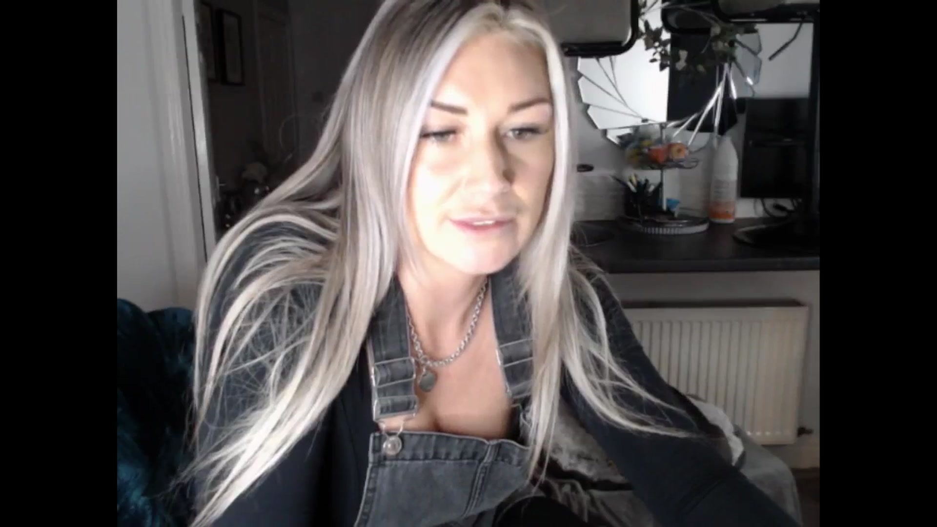 Gallery image thumbnail from LovelyLucy25's myfreecams stream on, 02/13/2025, 19:04 image 12 of 20
