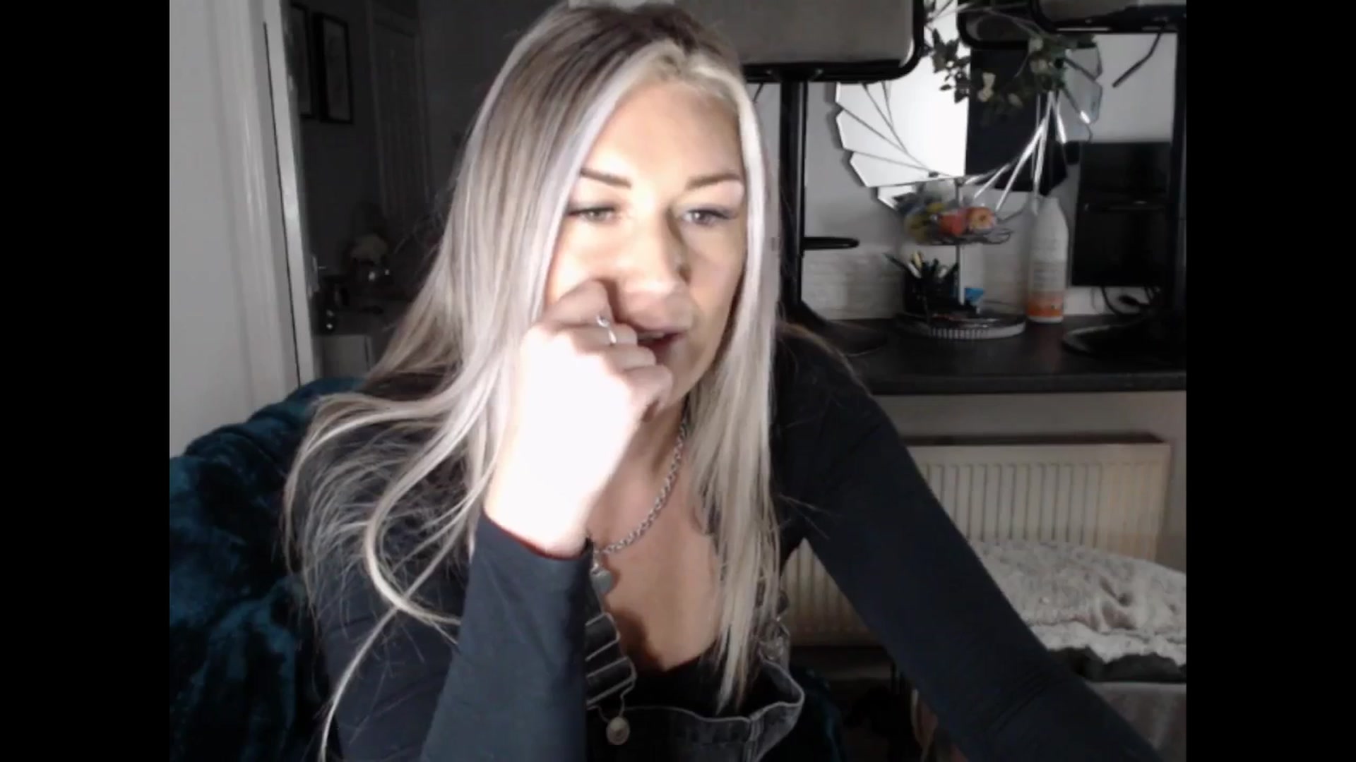 Gallery image thumbnail from LovelyLucy25's myfreecams stream on, 02/13/2025, 19:04 image 18 of 20