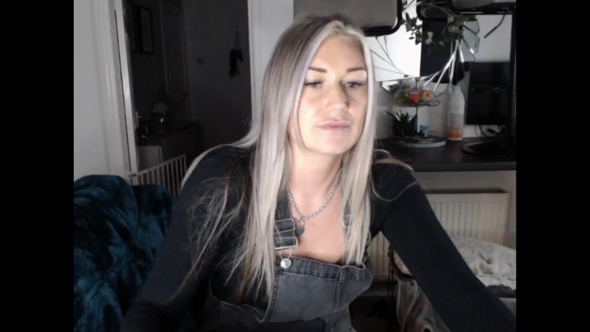 Gallery image thumbnail from LovelyLucy25's myfreecams stream on, 02/13/2025, 19:04 image 15 of 20