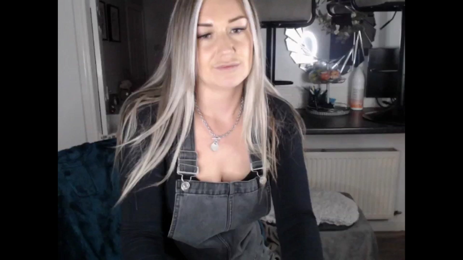 Gallery image thumbnail from LovelyLucy25's myfreecams stream on, 02/13/2025, 19:04 image 5 of 20