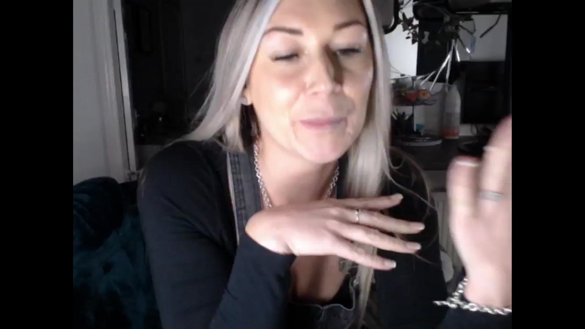 Gallery image thumbnail from LovelyLucy25's myfreecams stream on, 02/13/2025, 19:04 image 11 of 20