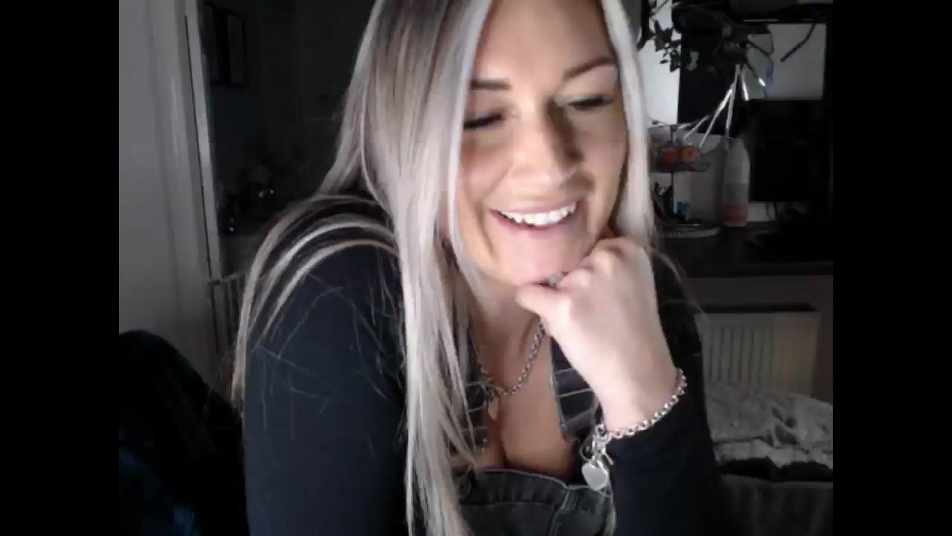 Gallery image thumbnail from LovelyLucy25's myfreecams stream on, 02/13/2025, 19:04 image 13 of 20