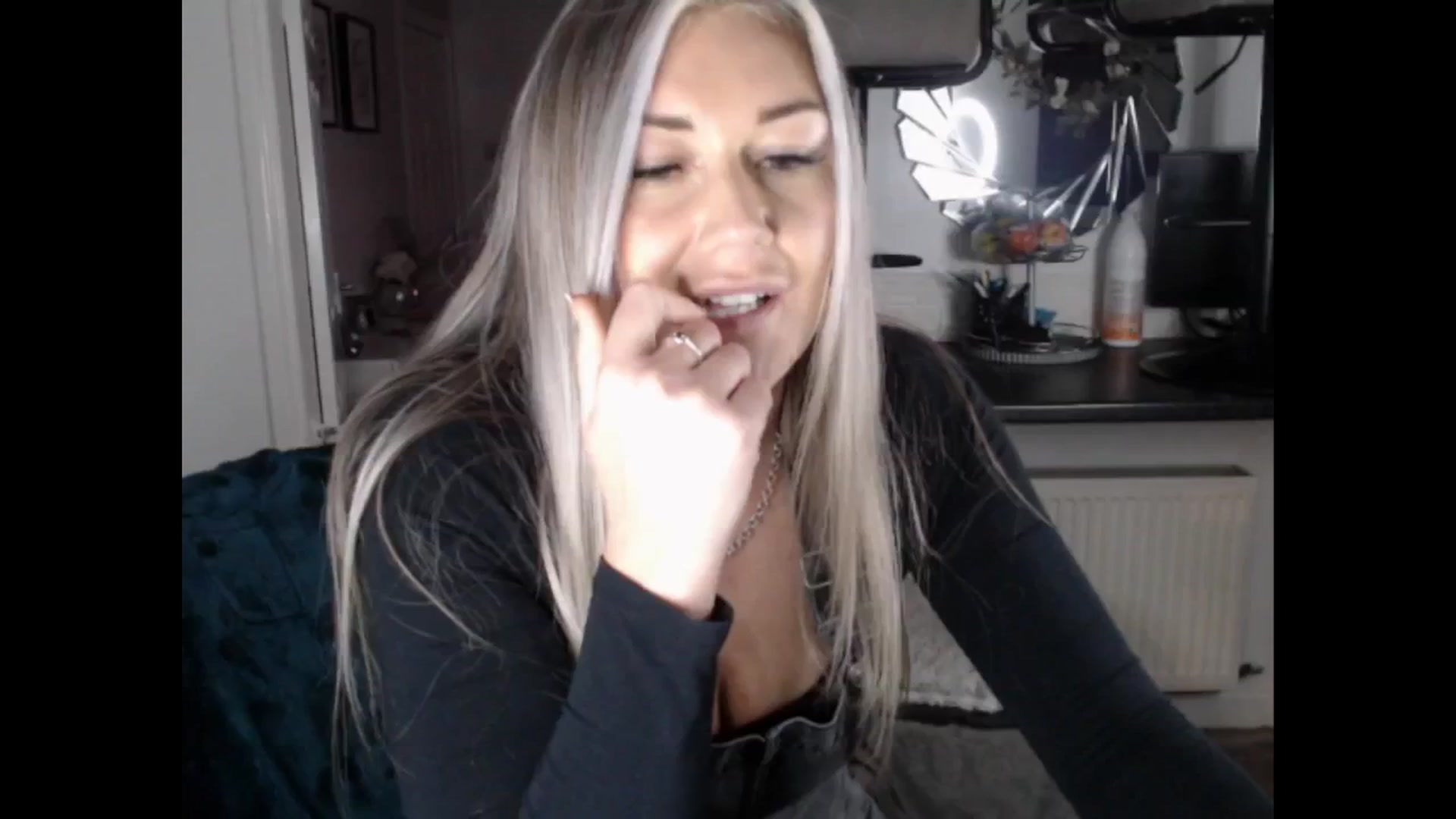 Gallery image thumbnail from LovelyLucy25's myfreecams stream on, 02/13/2025, 19:04 image 7 of 20