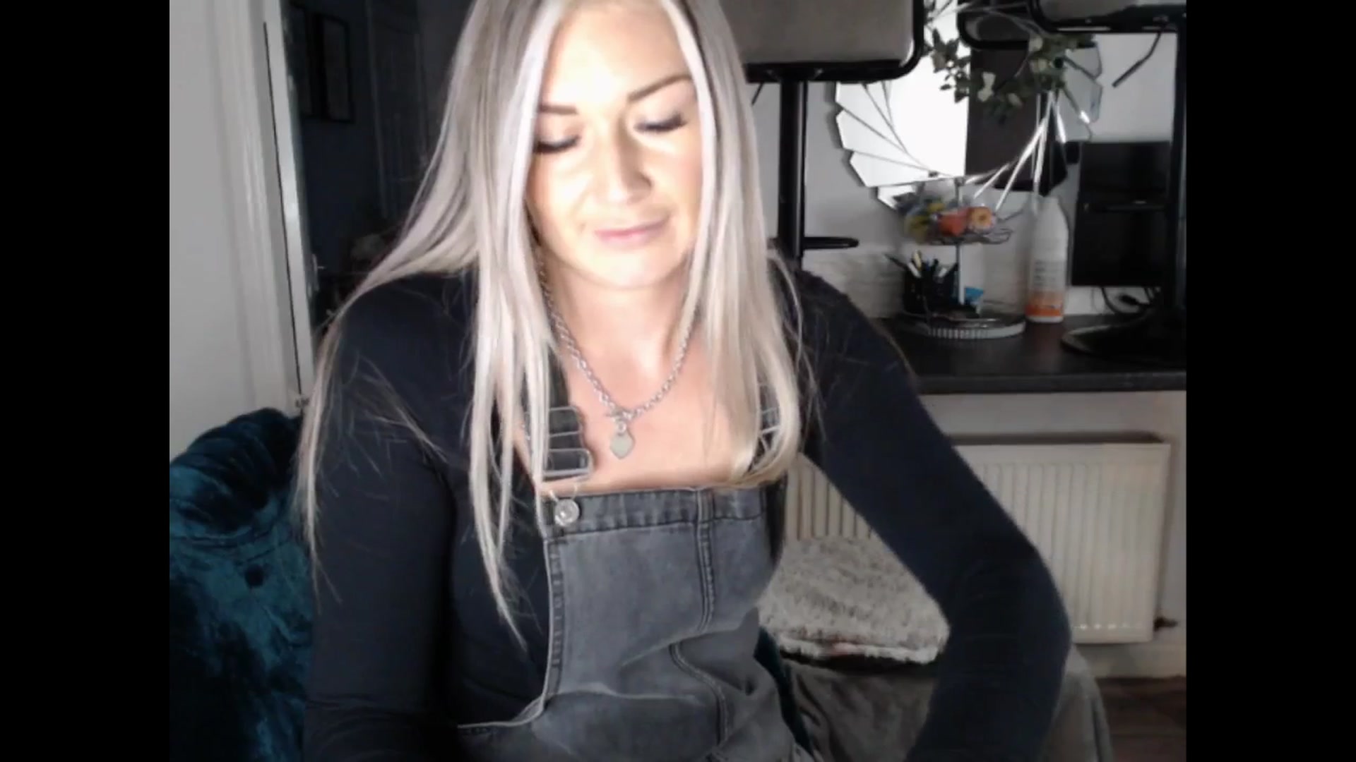 Gallery image thumbnail from LovelyLucy25's myfreecams stream on, 02/13/2025, 19:04 image 8 of 20