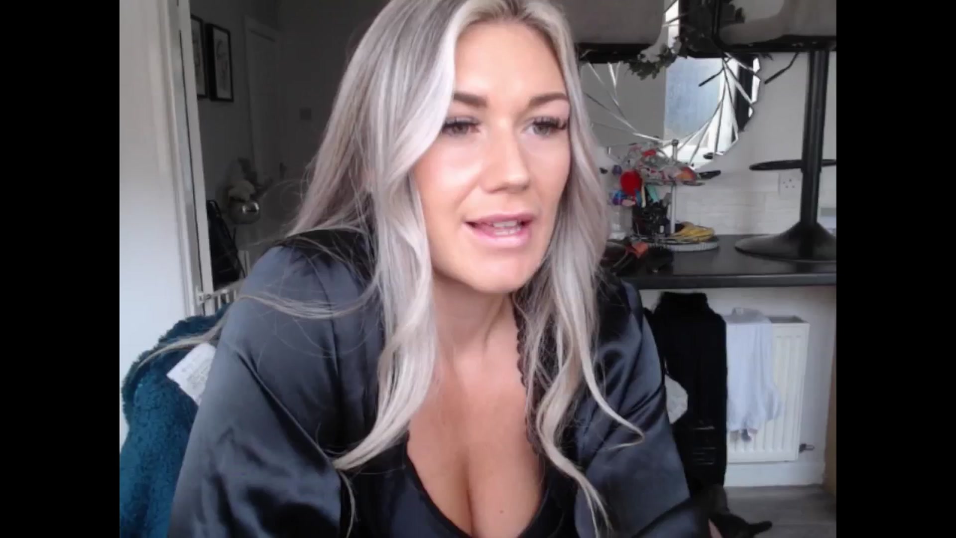 Gallery image thumbnail from LovelyLucy25's myfreecams stream on, 03/01/2025, 12:54 image 14 of 20