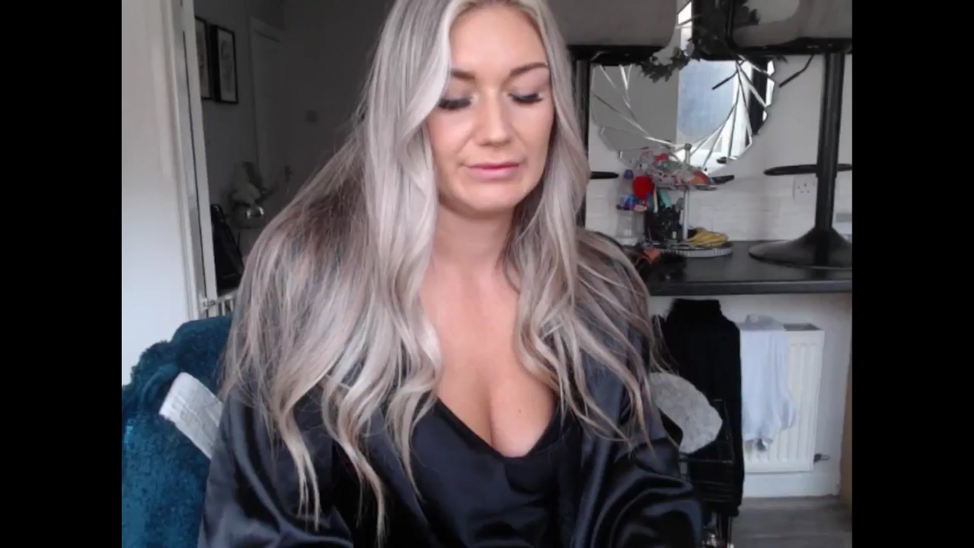 Gallery image thumbnail from LovelyLucy25's myfreecams stream on, 03/01/2025, 12:54 image 18 of 20