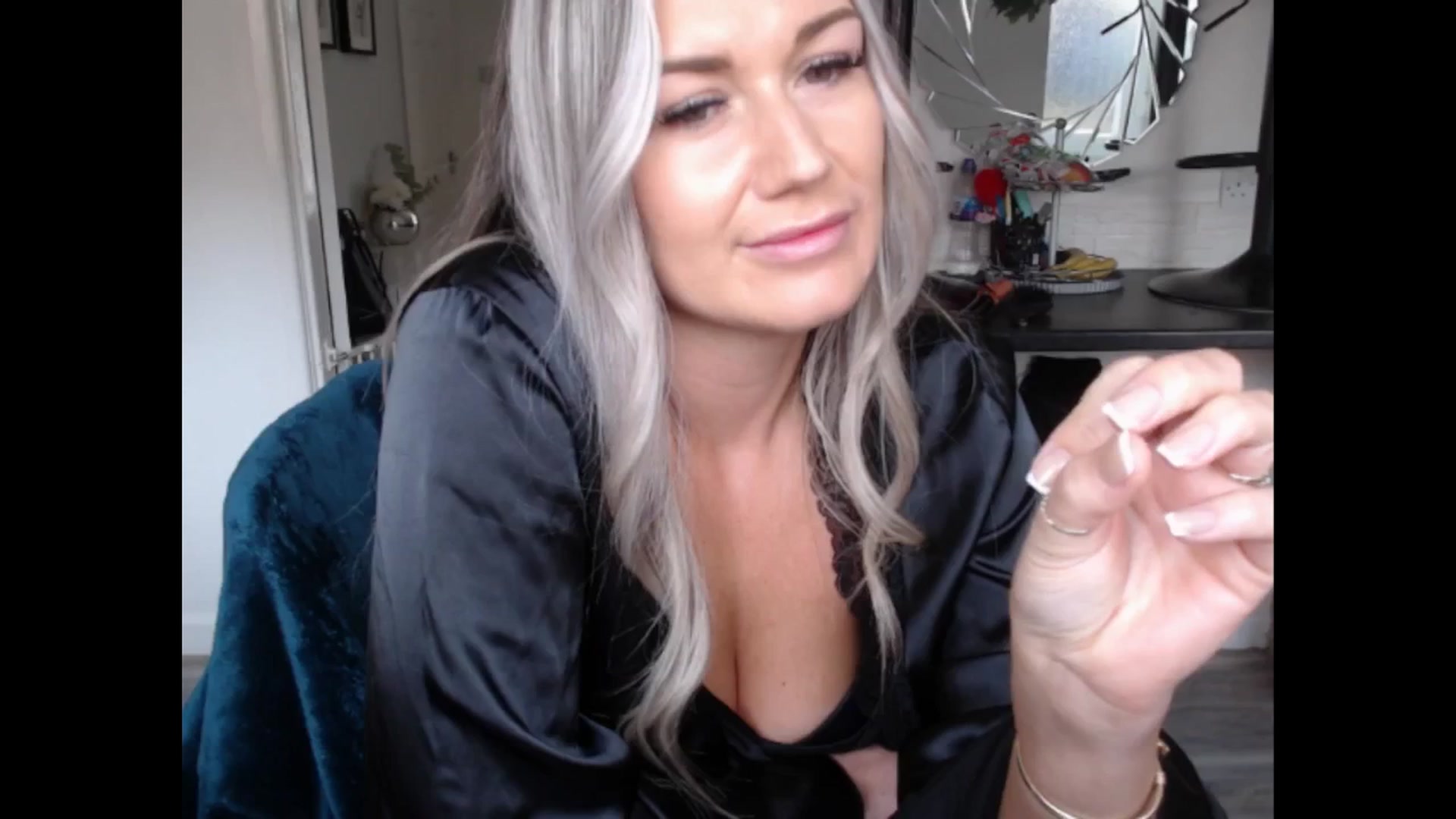 Gallery image thumbnail from LovelyLucy25's myfreecams stream on, 03/01/2025, 14:16 image 14 of 20