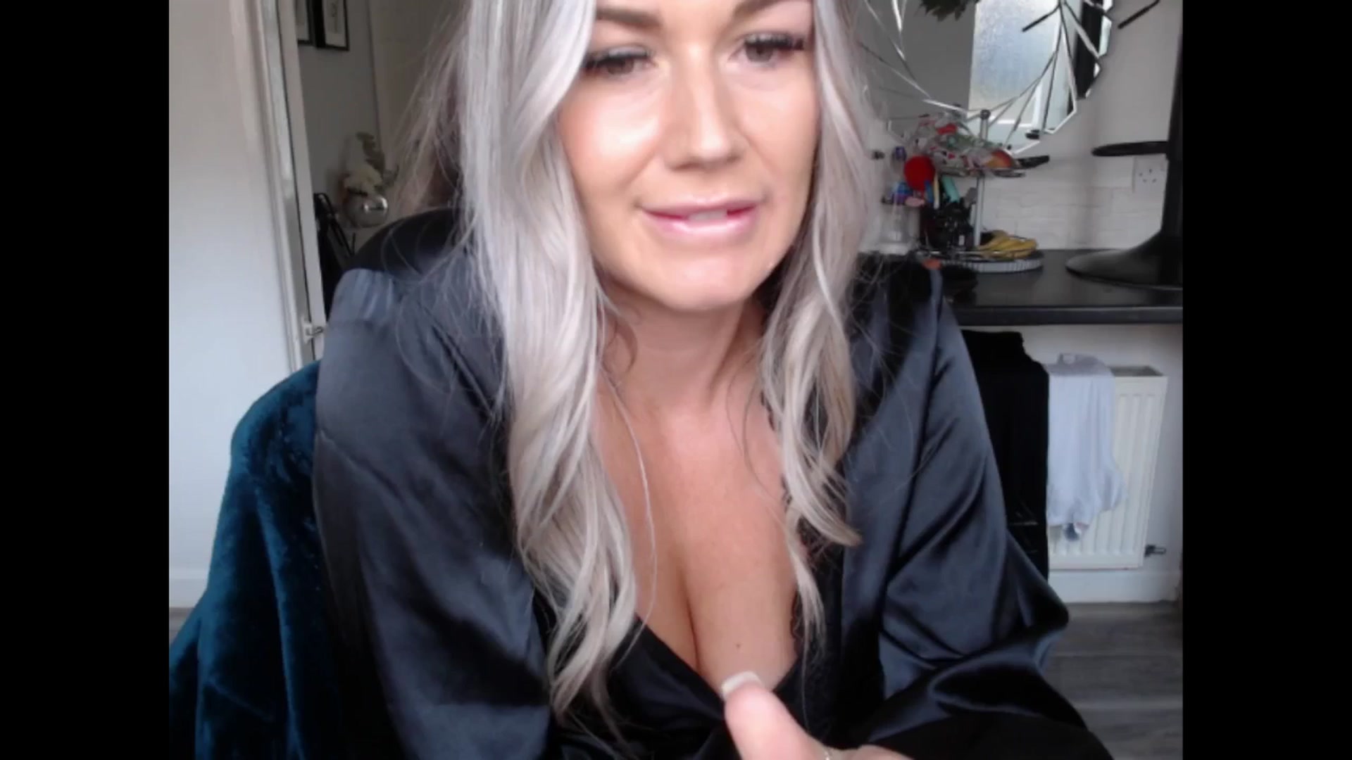 Gallery image thumbnail from LovelyLucy25's myfreecams stream on, 03/01/2025, 14:16 image 16 of 20