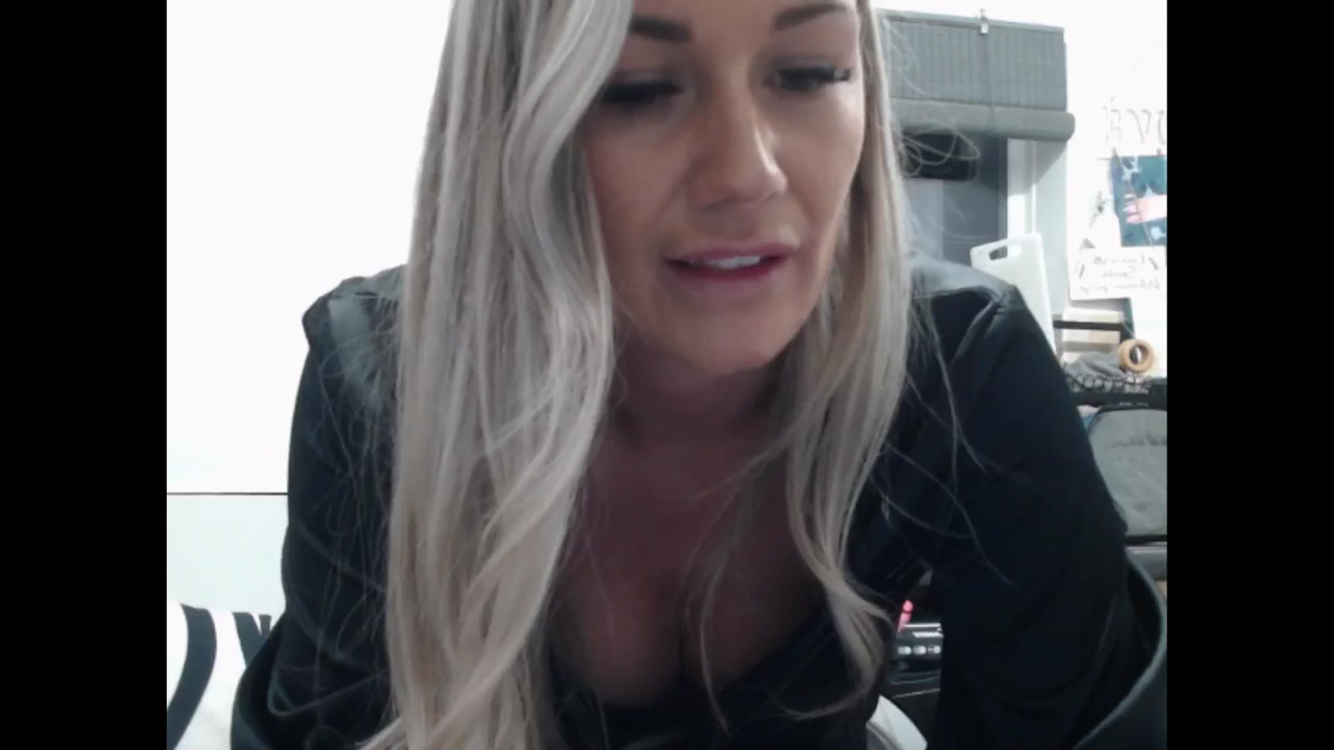 Gallery image thumbnail from LovelyLucy25's myfreecams stream on, 03/01/2025, 18:36 image 20 of 20