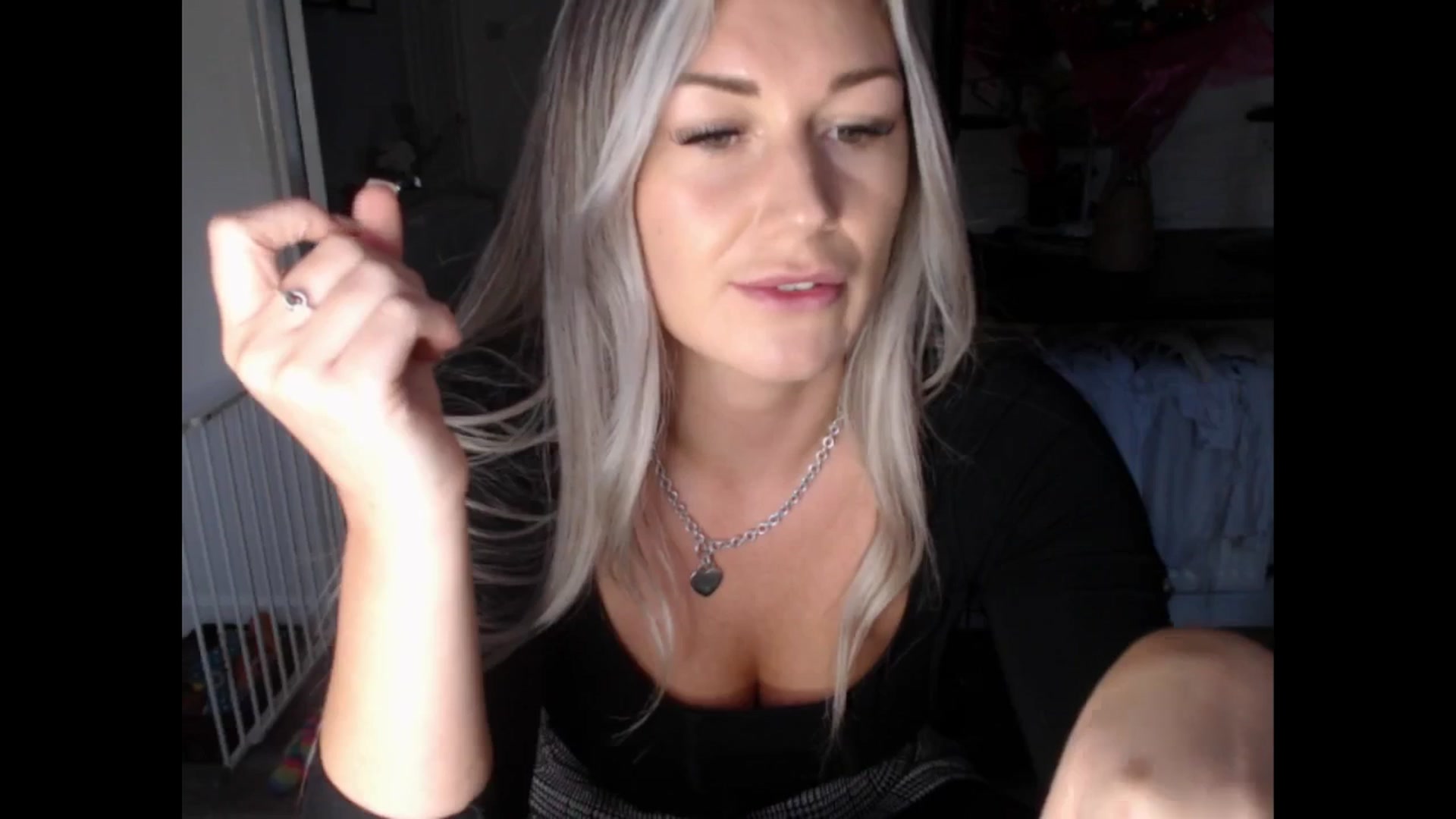 Gallery image thumbnail from LovelyLucy25's myfreecams stream on, 03/11/2025, 18:14 image 14 of 20