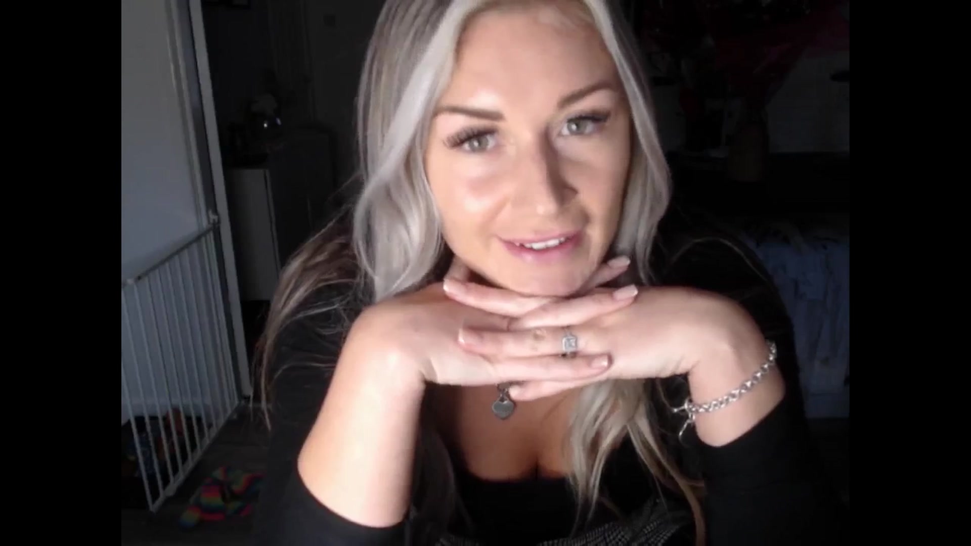 Gallery image thumbnail from LovelyLucy25's myfreecams stream on, 03/11/2025, 18:14 image 16 of 20