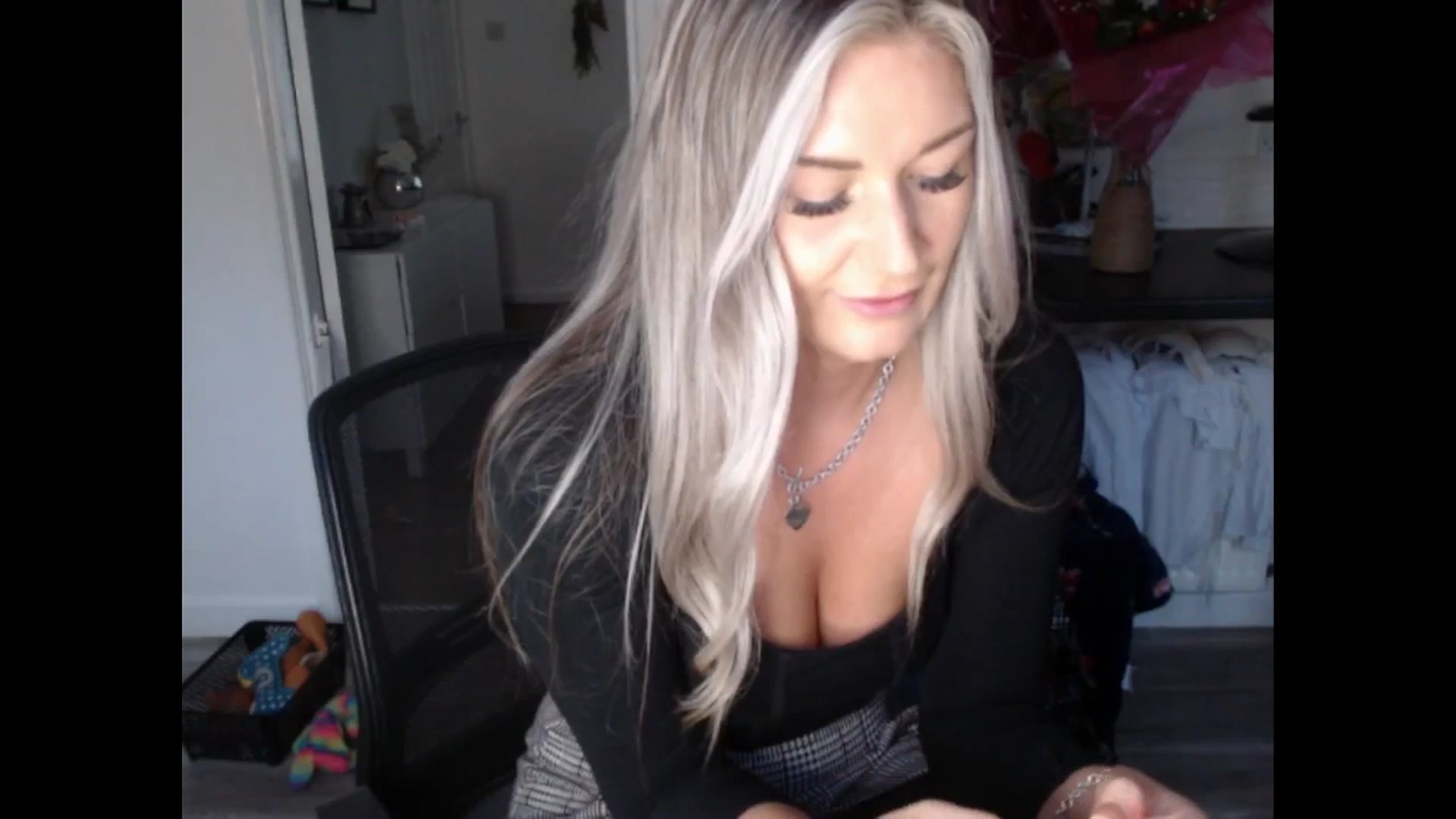Gallery image thumbnail from LovelyLucy25's myfreecams stream on, 03/11/2025, 18:14 image 11 of 20
