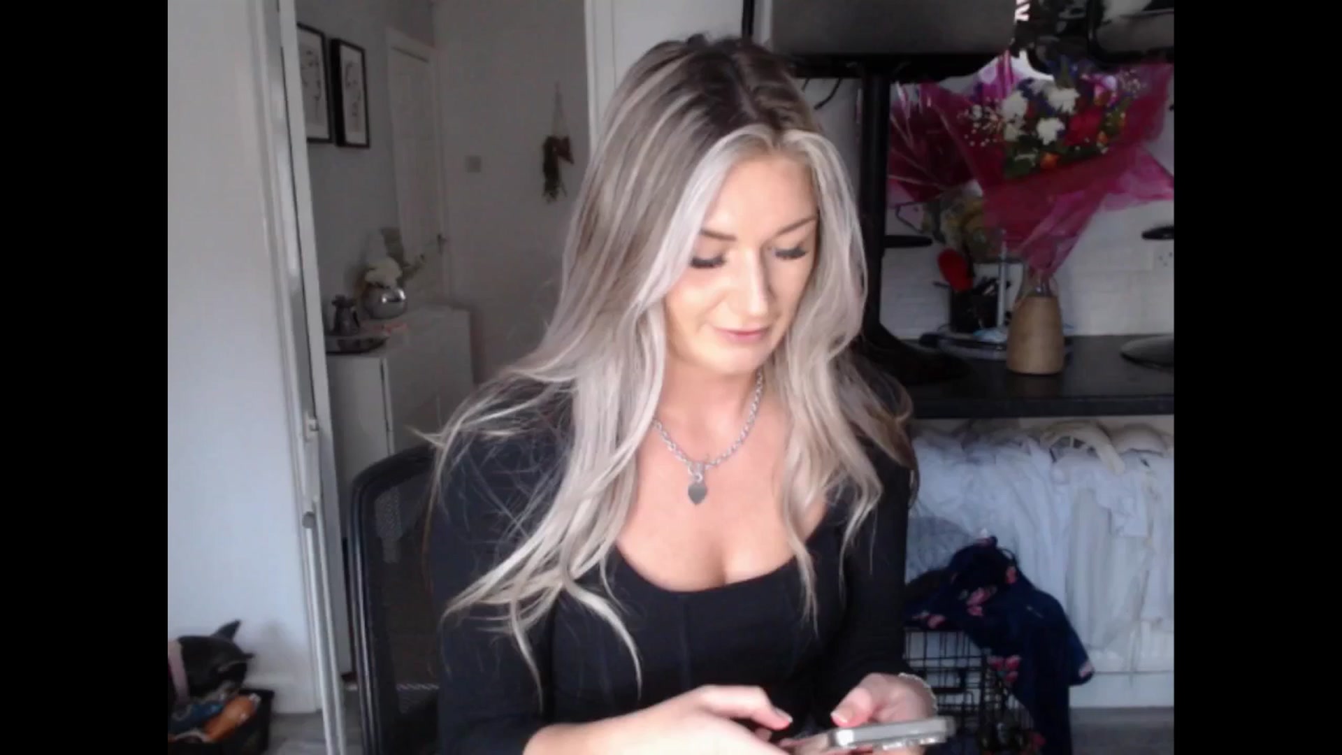 Gallery image thumbnail from LovelyLucy25's myfreecams stream on, 03/11/2025, 18:14 image 3 of 20