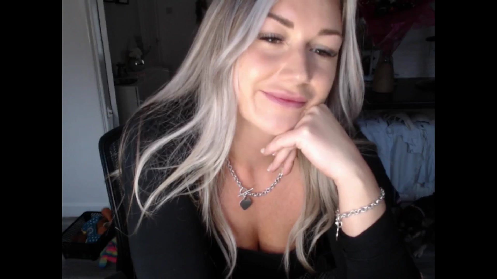 Gallery image thumbnail from LovelyLucy25's myfreecams stream on, 03/11/2025, 18:14 image 7 of 20