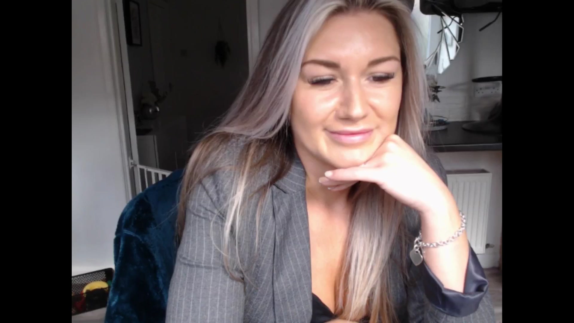Gallery image thumbnail from LovelyLucy25's myfreecams stream on, 03/14/2025, 10:12 image 3 of 20