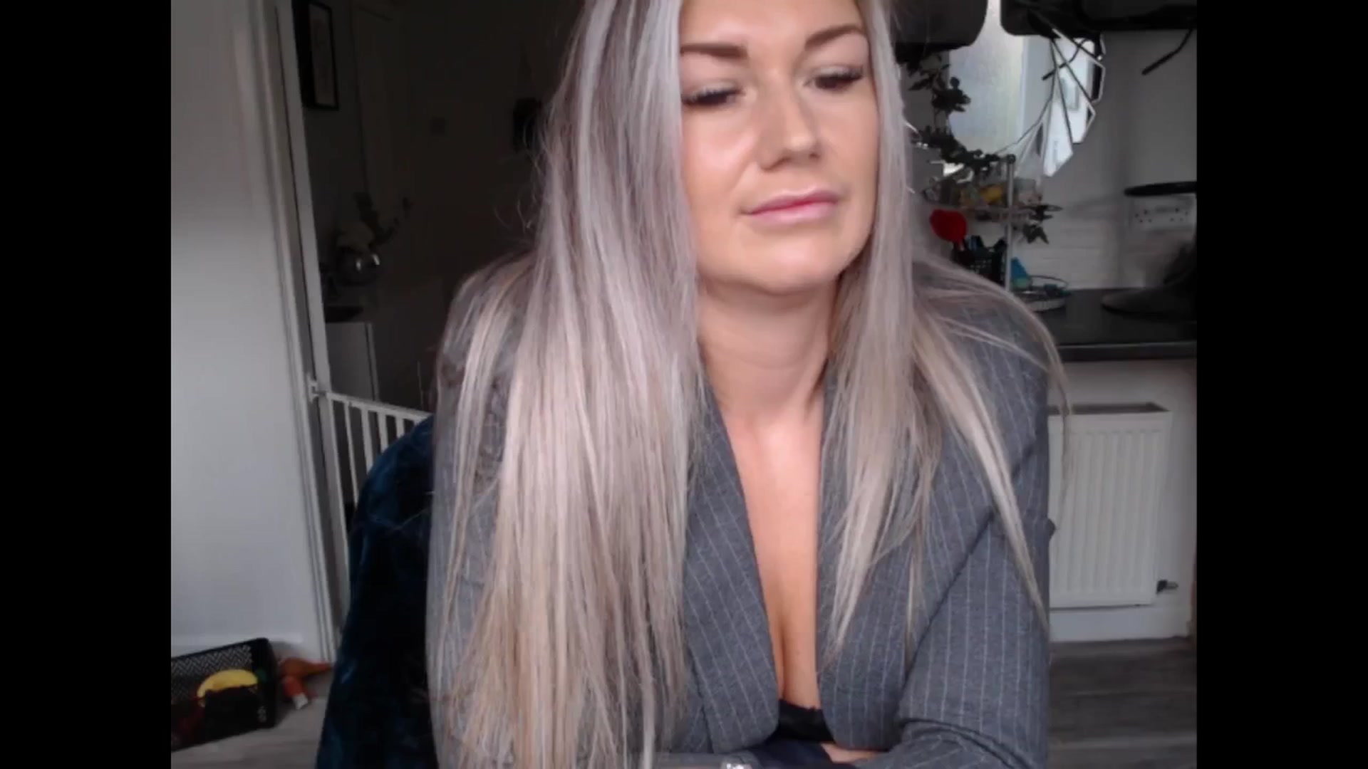 Gallery image thumbnail from LovelyLucy25's myfreecams stream on, 03/14/2025, 10:12 image 11 of 20