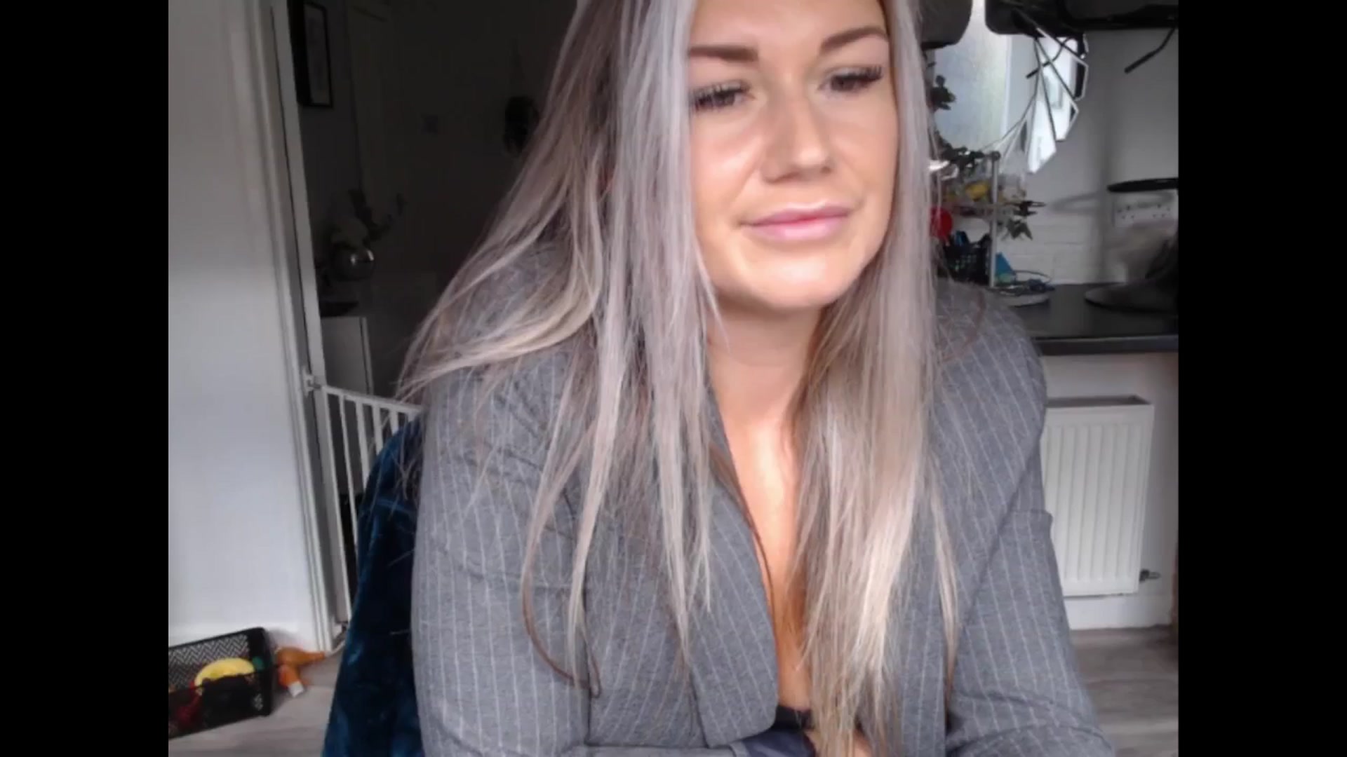 Gallery image thumbnail from LovelyLucy25's myfreecams stream on, 03/14/2025, 10:12 image 5 of 20
