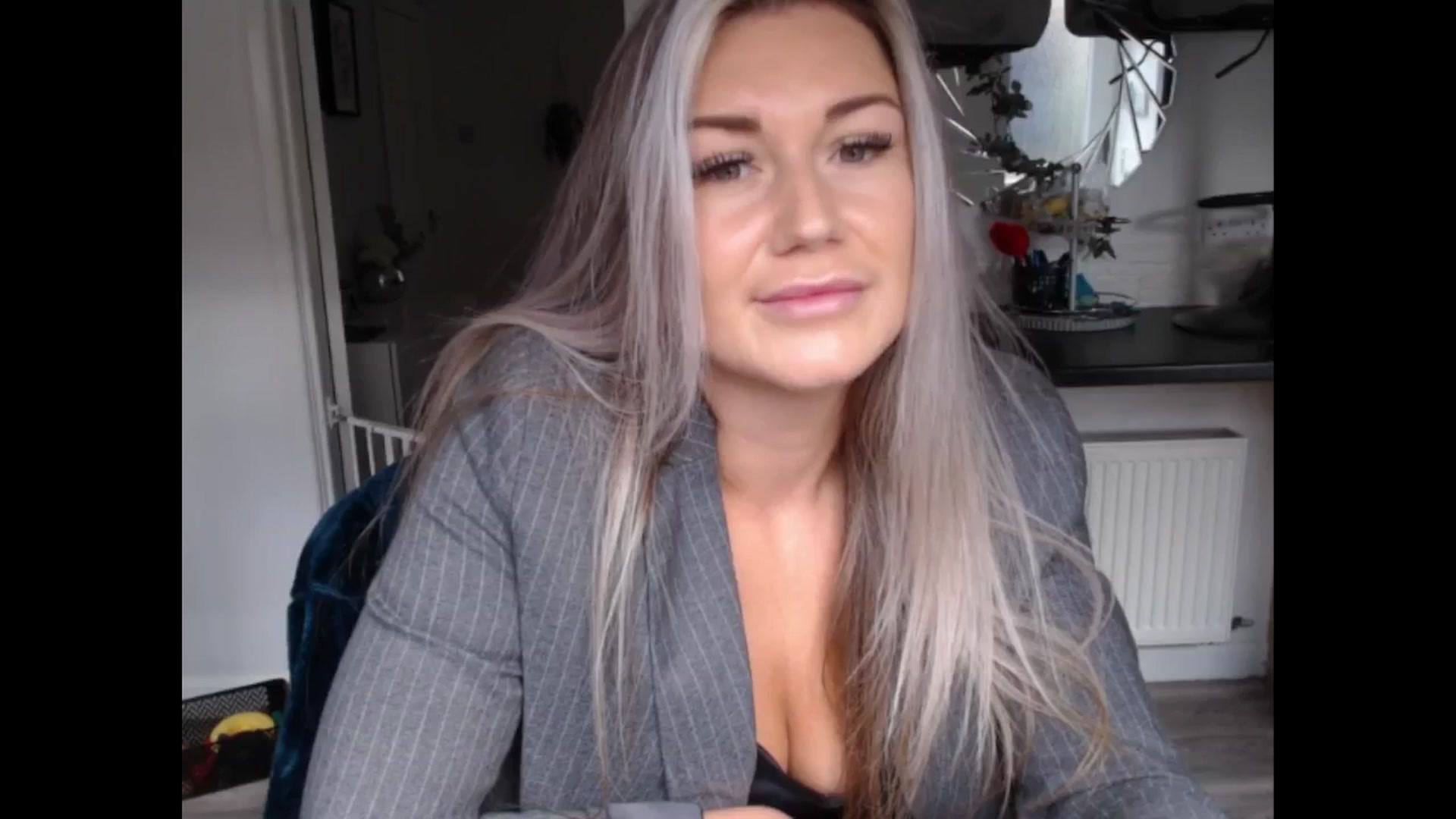 Gallery image thumbnail from LovelyLucy25's myfreecams stream on, 03/14/2025, 10:12 image 4 of 20