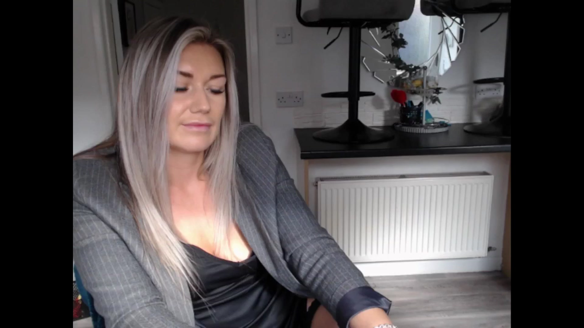 Gallery image thumbnail from LovelyLucy25's myfreecams stream on, 03/14/2025, 10:46 image 3 of 20