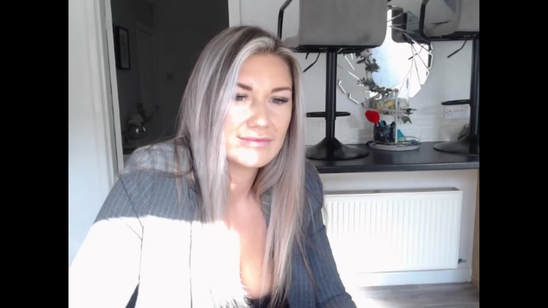 Gallery image thumbnail from LovelyLucy25's myfreecams stream on, 03/14/2025, 10:46 image 15 of 20