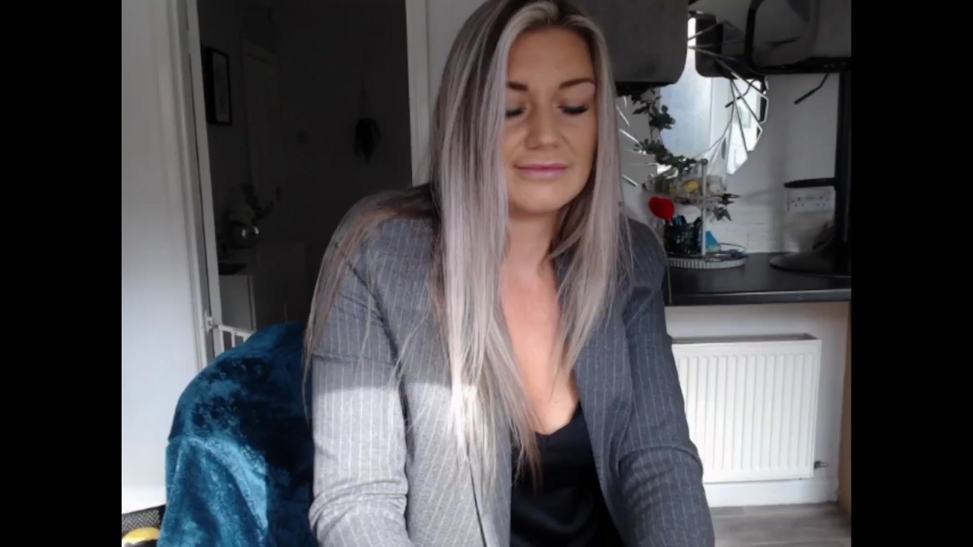 Gallery image thumbnail from LovelyLucy25's myfreecams stream on, 03/14/2025, 10:46 image 9 of 20