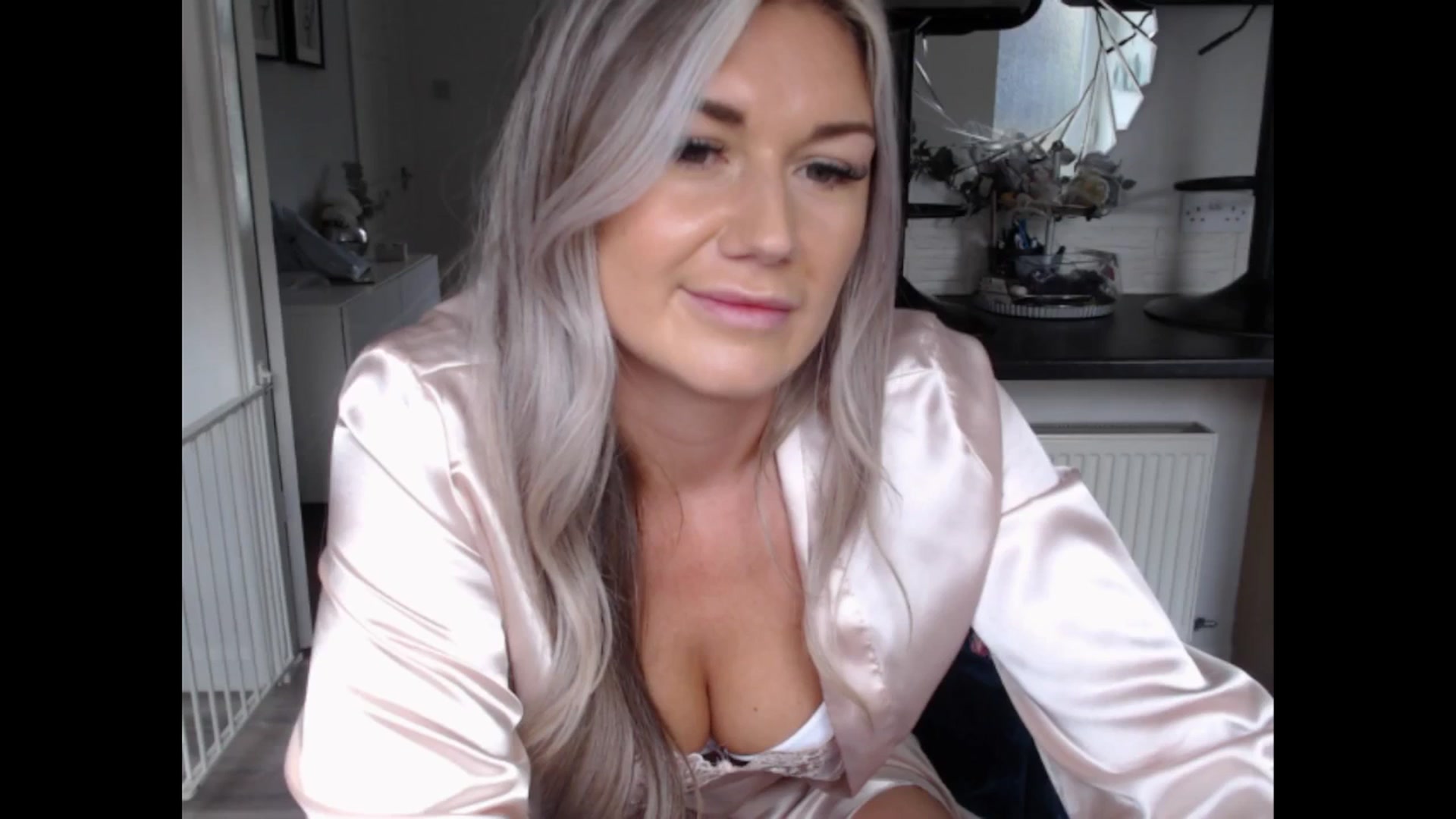 Gallery image thumbnail from LovelyLucy25's myfreecams stream on, 03/21/2025, 10:53 image 20 of 20