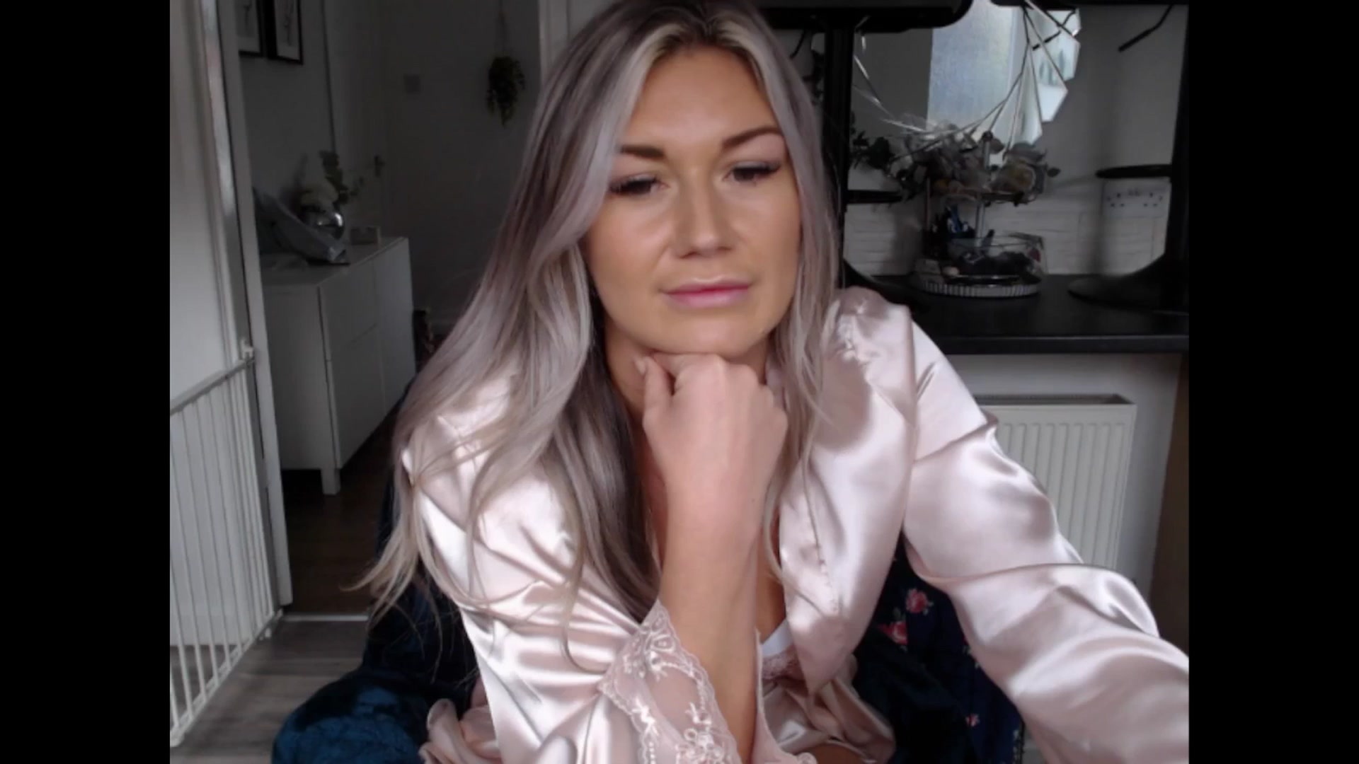 Gallery image thumbnail from LovelyLucy25's myfreecams stream on, 03/21/2025, 10:53 image 8 of 20