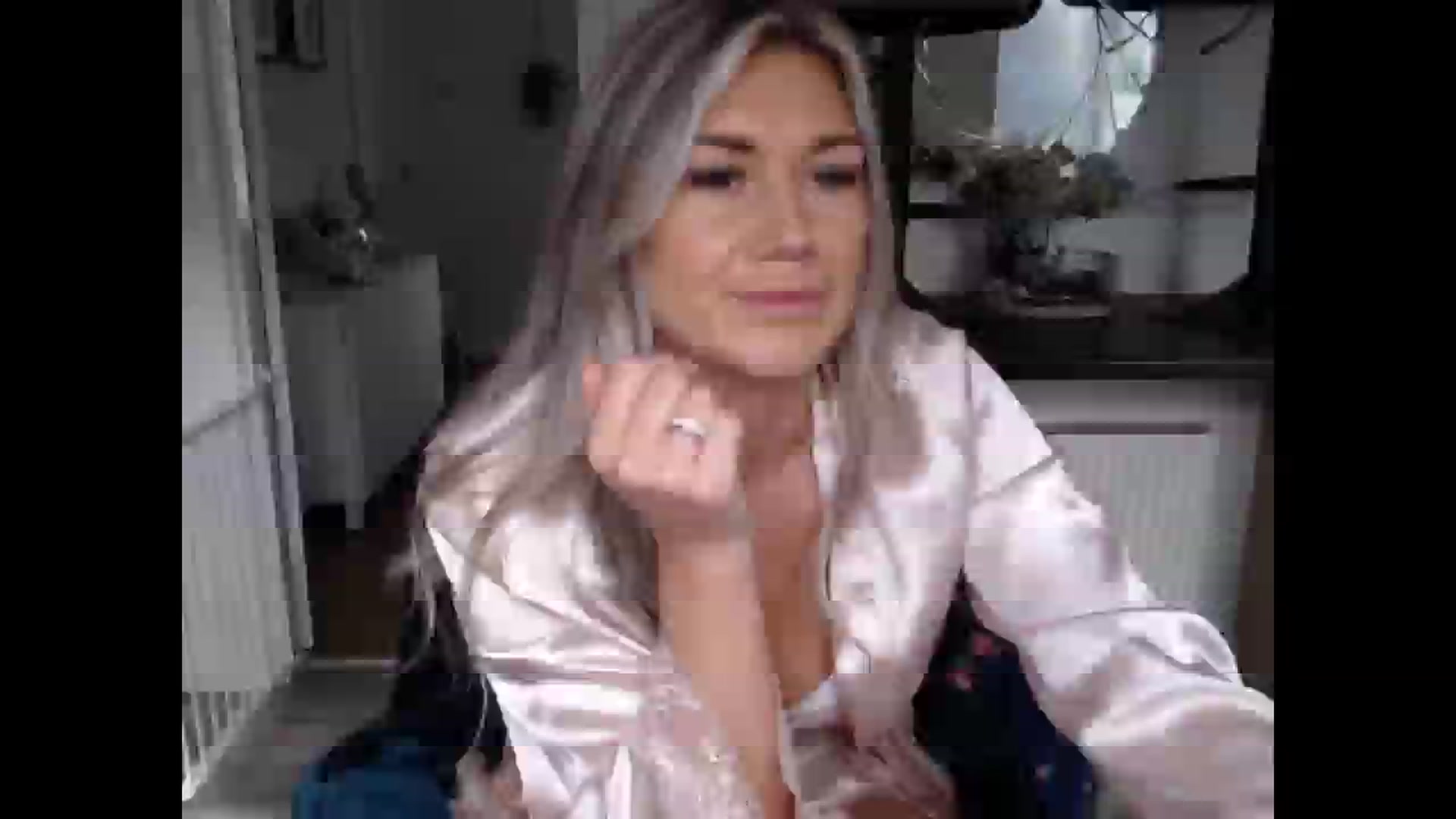Gallery image thumbnail from LovelyLucy25's myfreecams stream on, 03/21/2025, 10:53 image 10 of 20