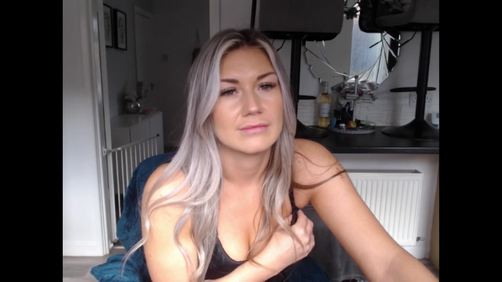 Gallery image thumbnail from LovelyLucy25's myfreecams stream on, 03/28/2025, 10:19 image 18 of 20