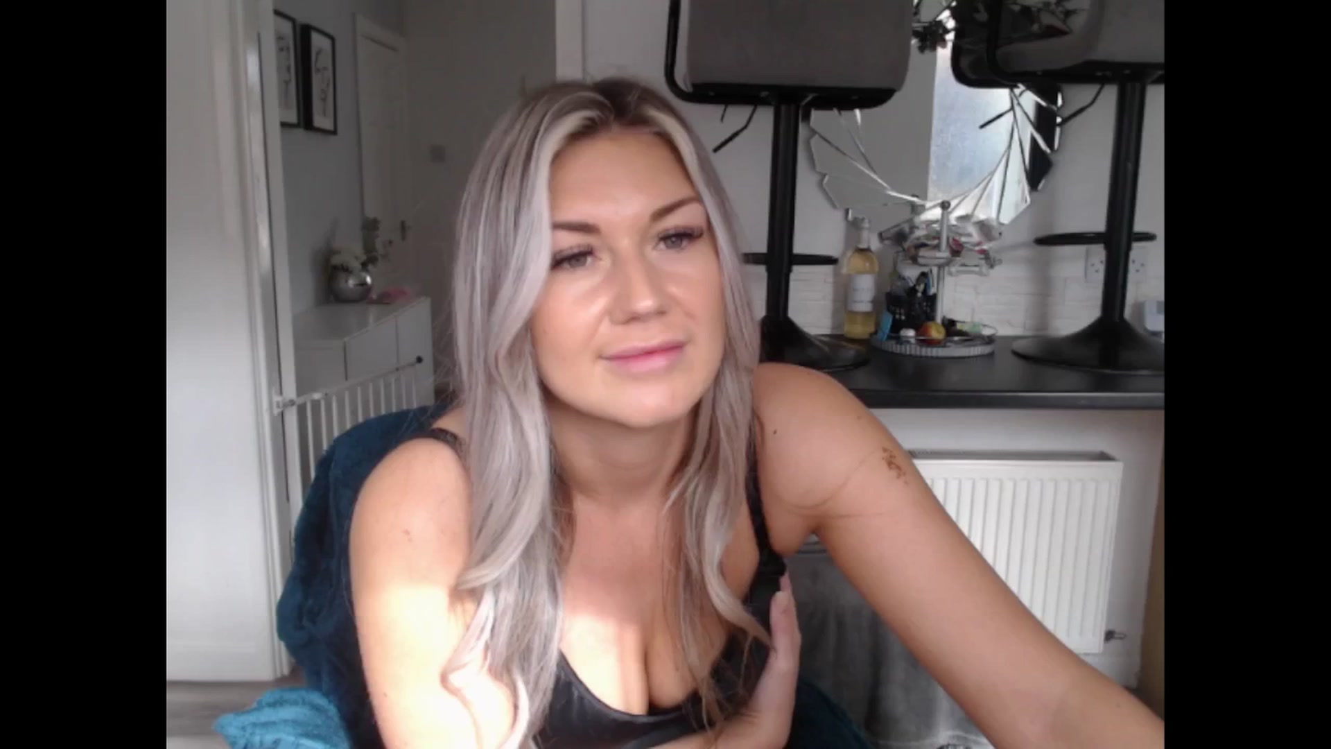 Gallery image thumbnail from LovelyLucy25's myfreecams stream on, 03/28/2025, 10:19 image 19 of 20