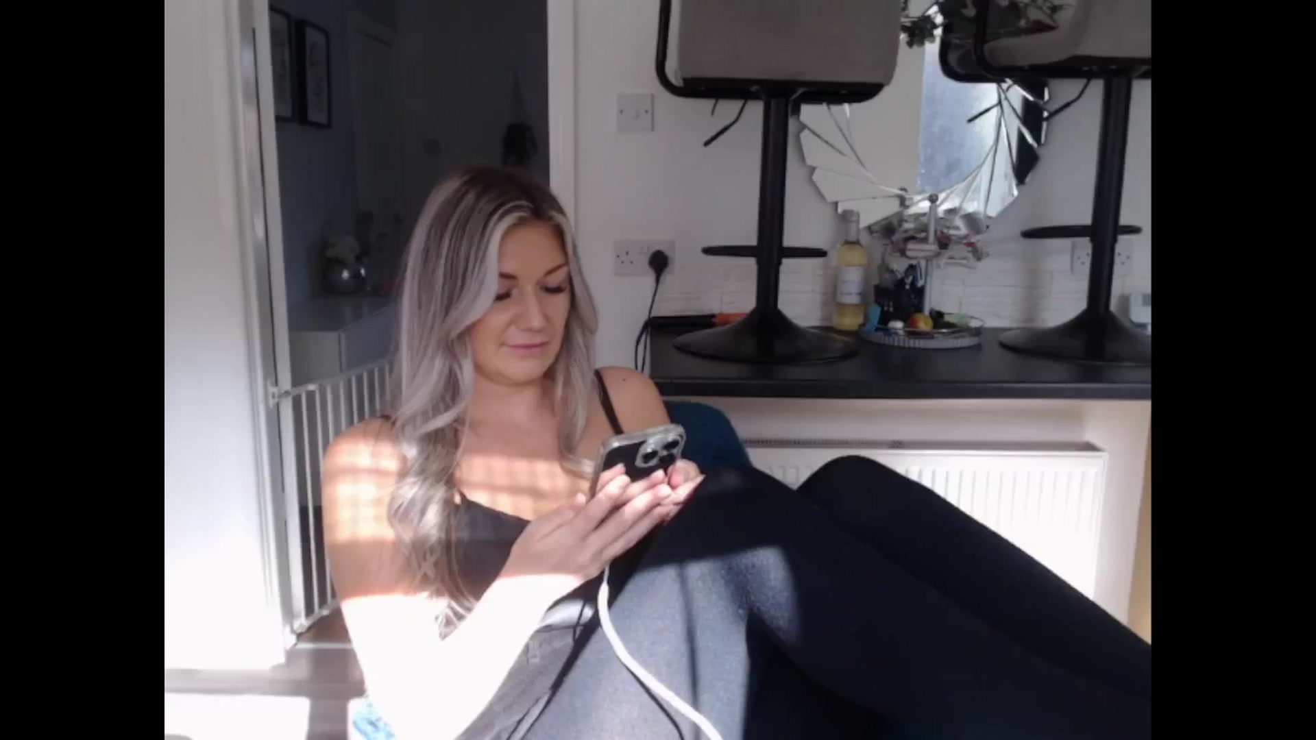 Gallery image thumbnail from LovelyLucy25's myfreecams stream on, 03/28/2025, 10:19 image 7 of 20