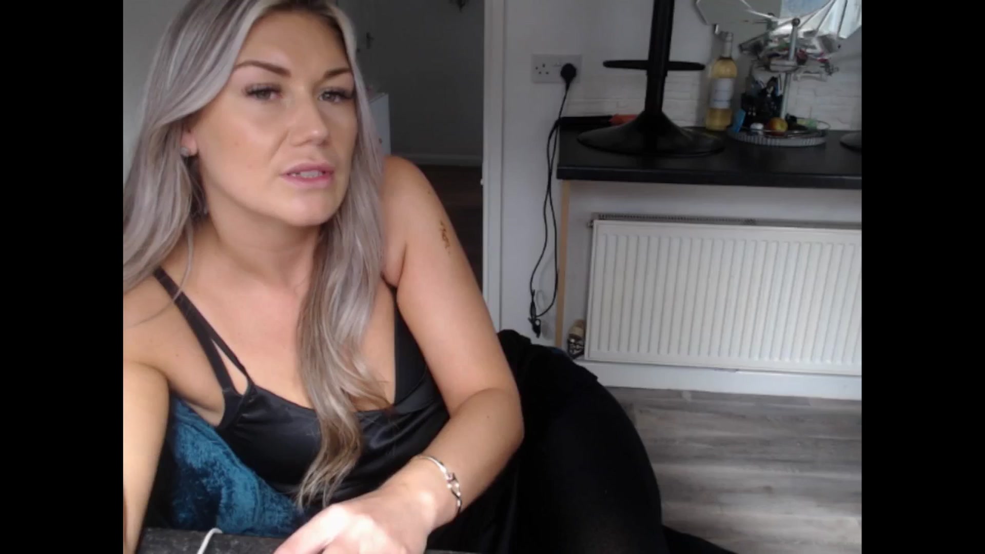 Gallery image thumbnail from LovelyLucy25's myfreecams stream on, 03/28/2025, 11:19 image 2 of 20