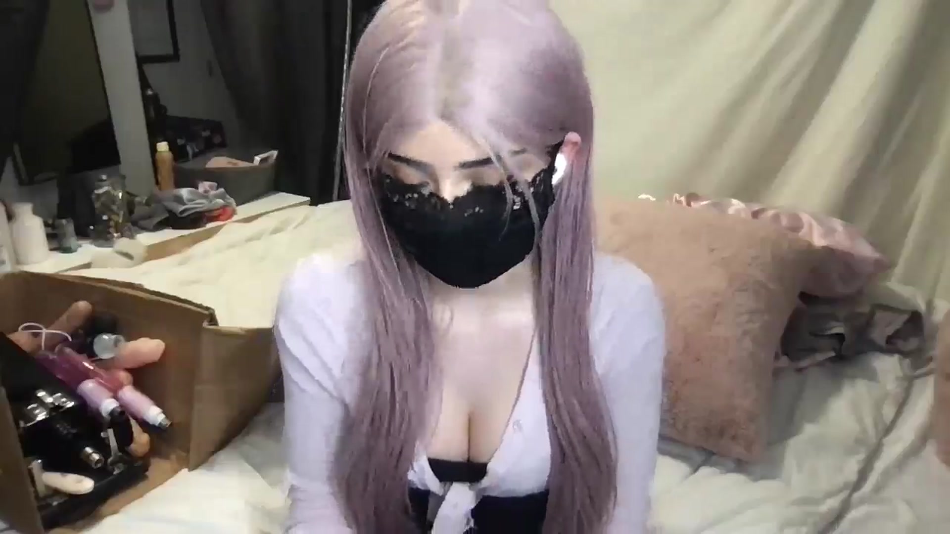 Gallery image thumbnail from LovelyLuna_'s myfreecams stream on, 04/12/2025, 02:58 image 9 of 20