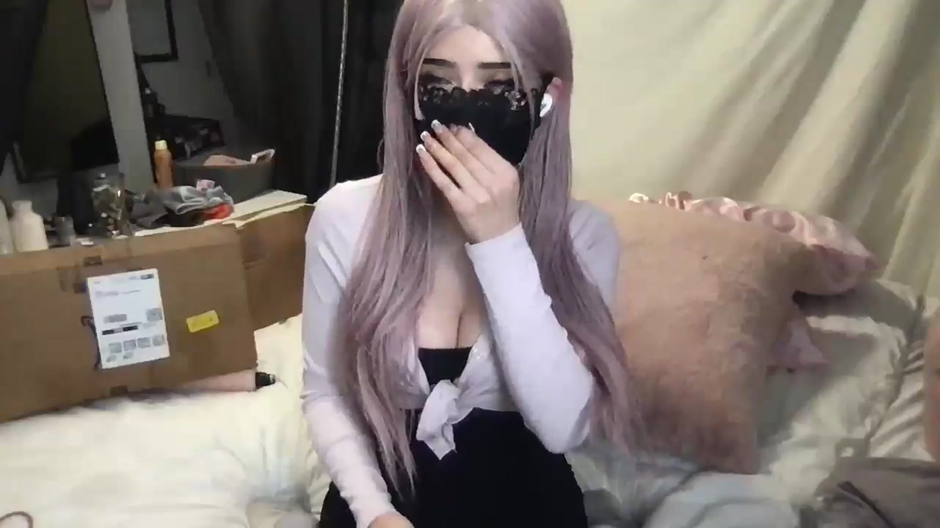 Gallery image thumbnail from LovelyLuna_'s myfreecams stream on, 04/12/2025, 02:58 image 15 of 20