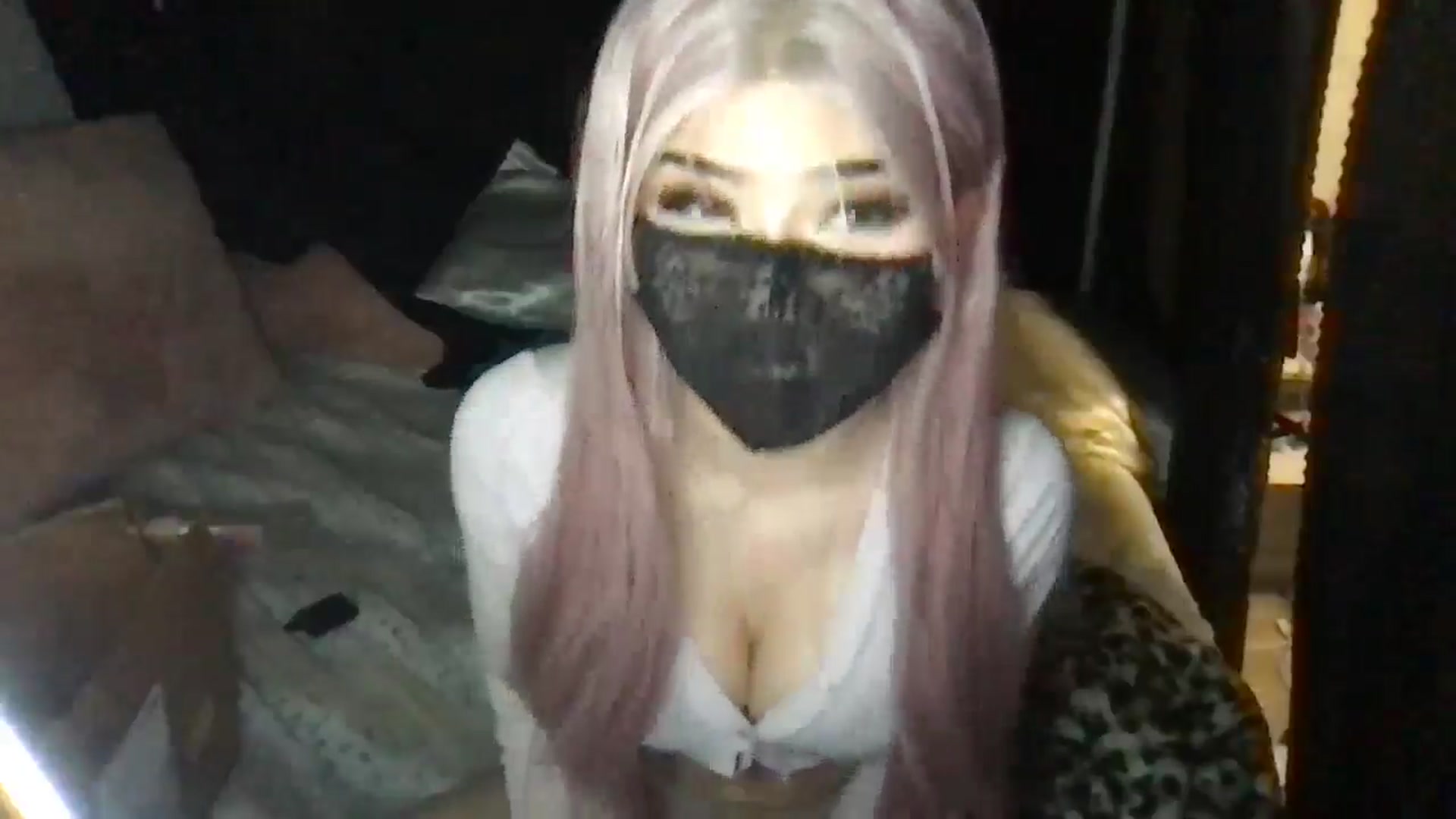 Gallery image thumbnail from LovelyLuna_'s myfreecams stream on, 05/01/2025, 02:12 image 6 of 20