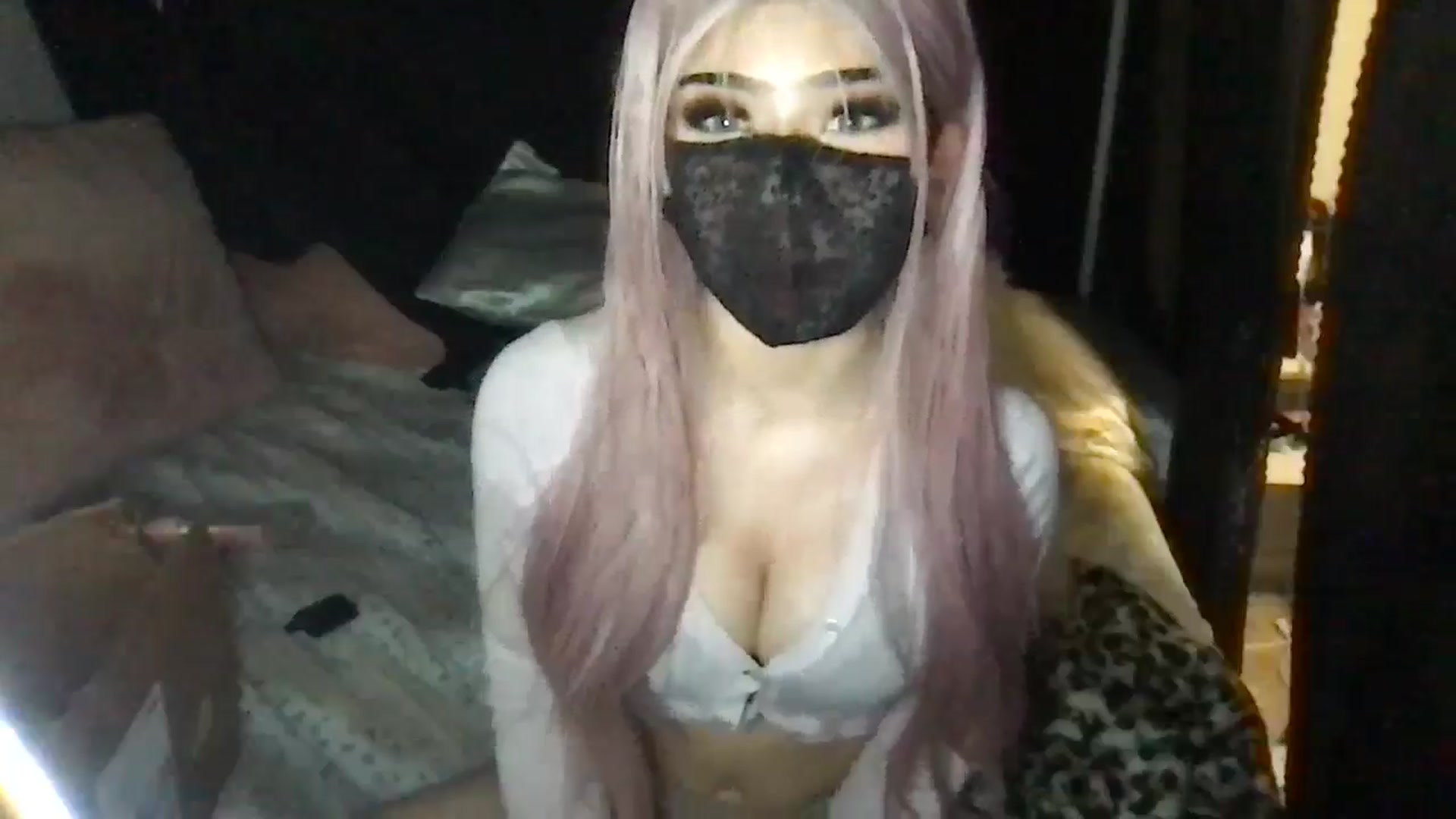 Gallery image thumbnail from LovelyLuna_'s myfreecams stream on, 05/01/2025, 02:12 image 4 of 20