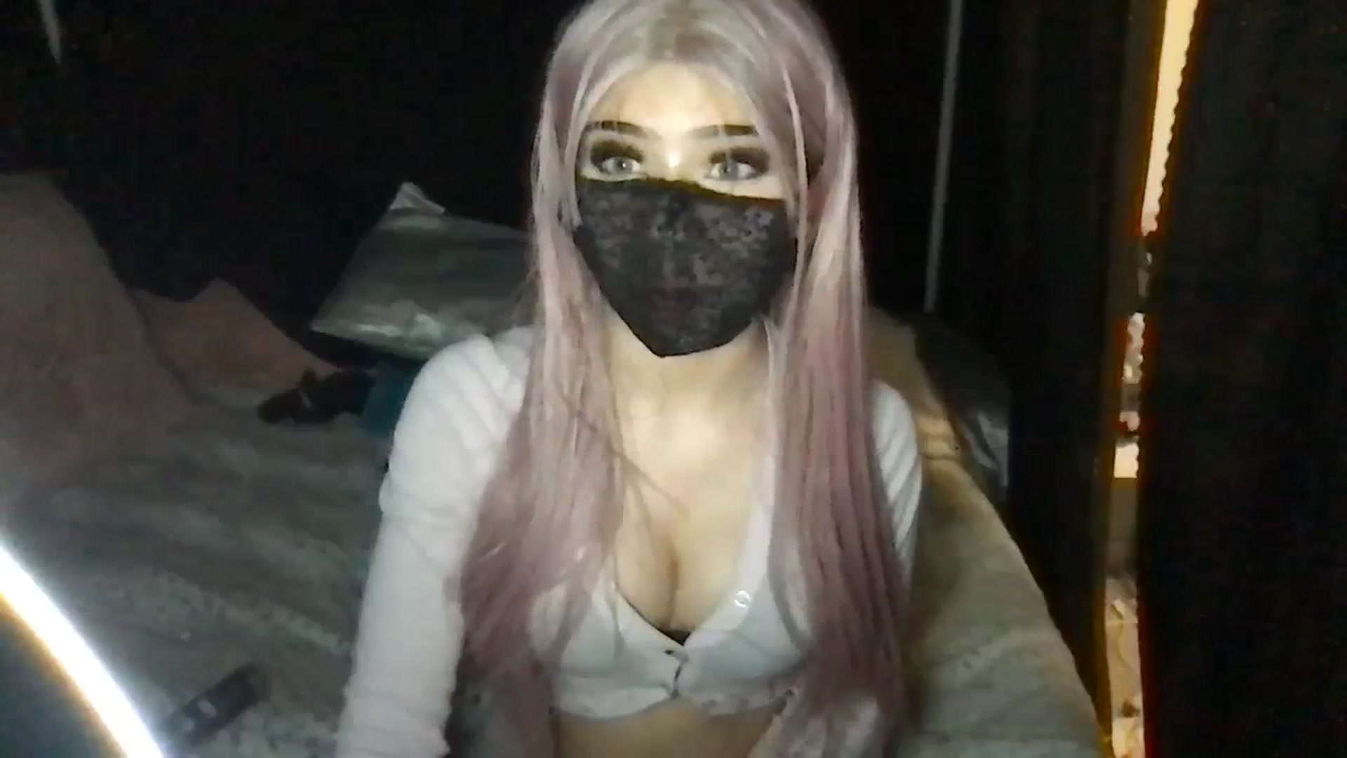 Gallery image thumbnail from LovelyLuna_'s myfreecams stream on, 05/01/2025, 02:52 image 3 of 20