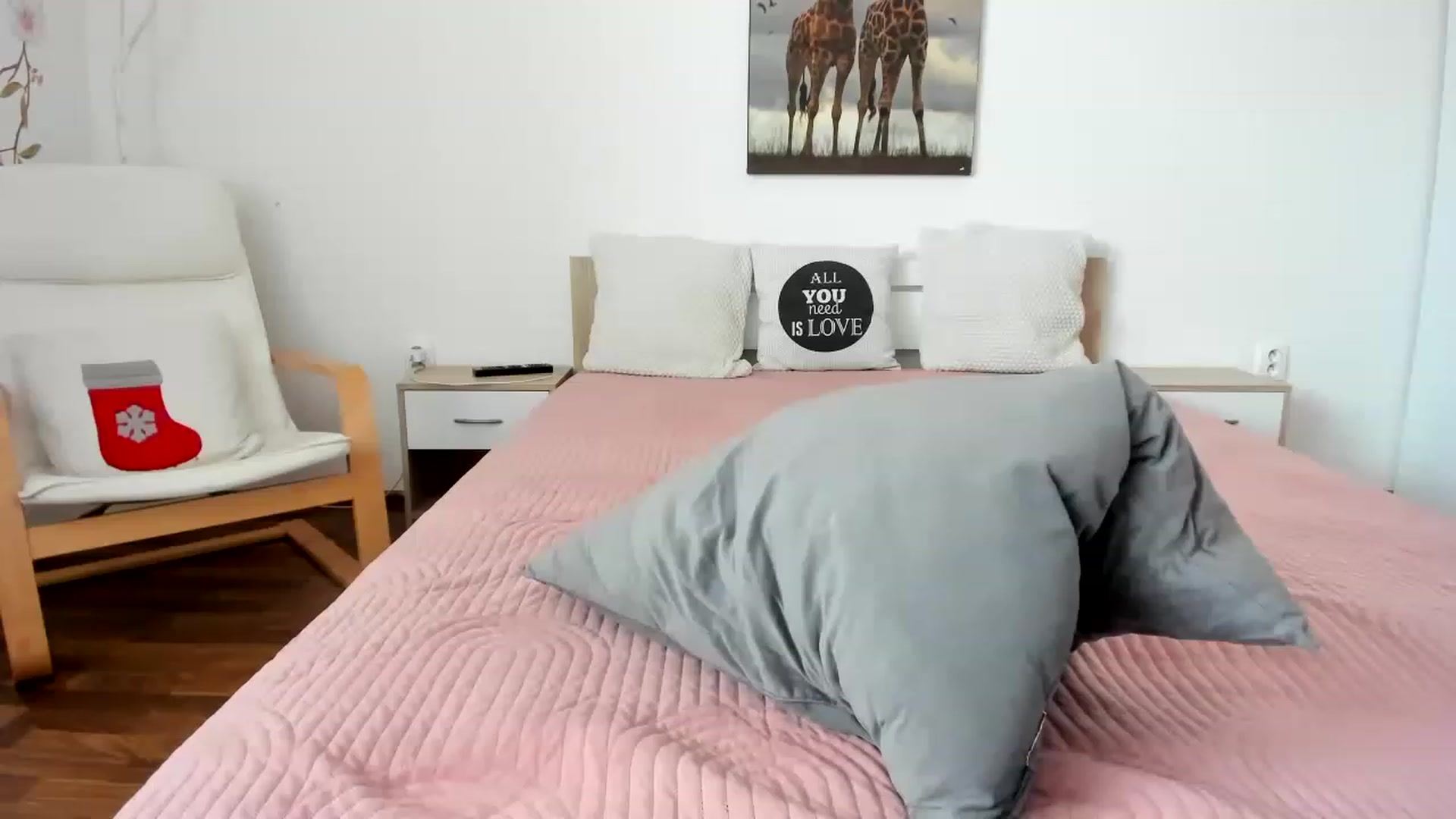 Gallery image thumbnail from LovelyVendy's myfreecams stream on, 03/08/2023, 12:49 image 15 of 20