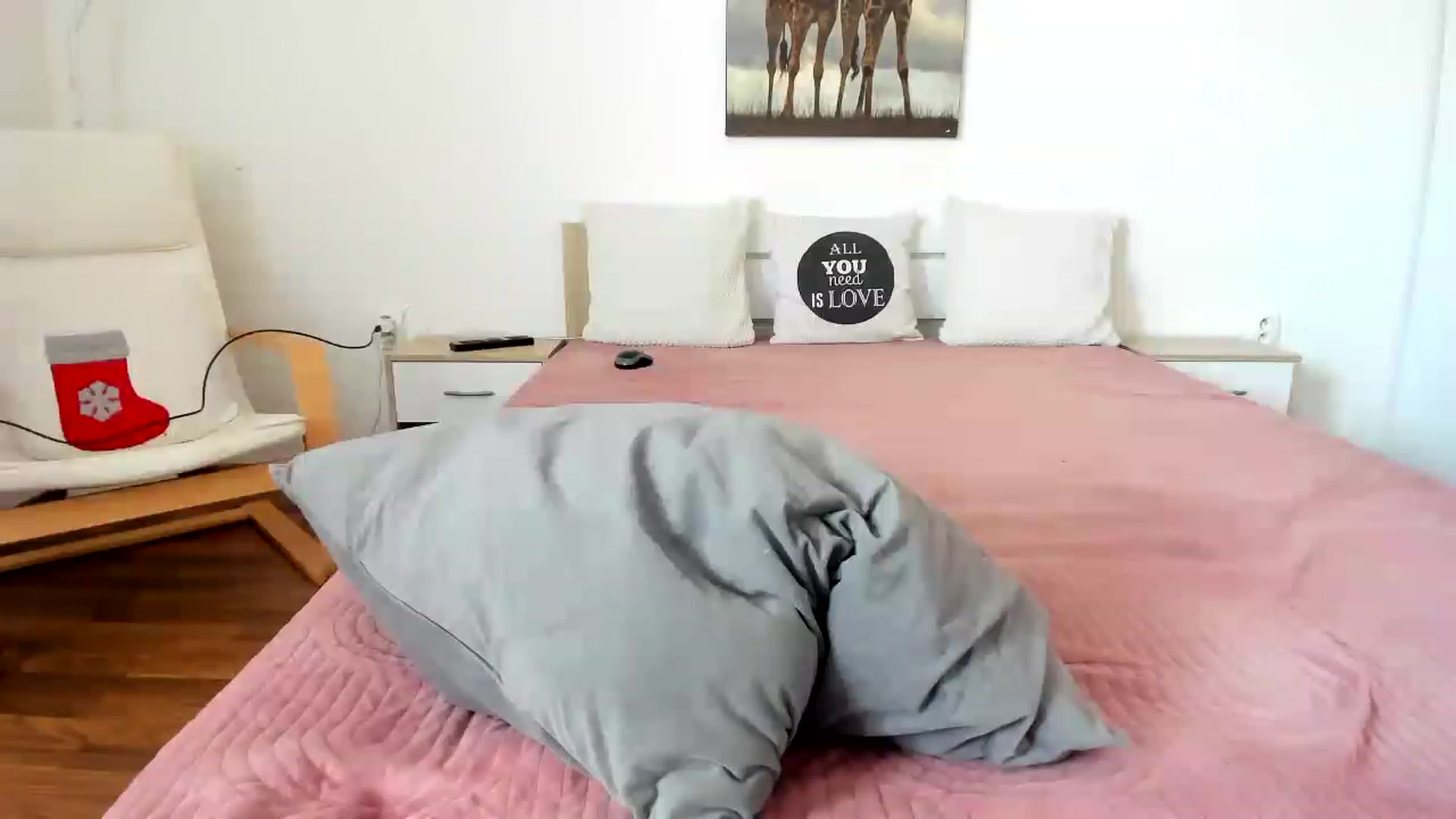 Gallery image thumbnail from LovelyVendy's myfreecams stream on, 03/22/2023, 13:49 image 13 of 20