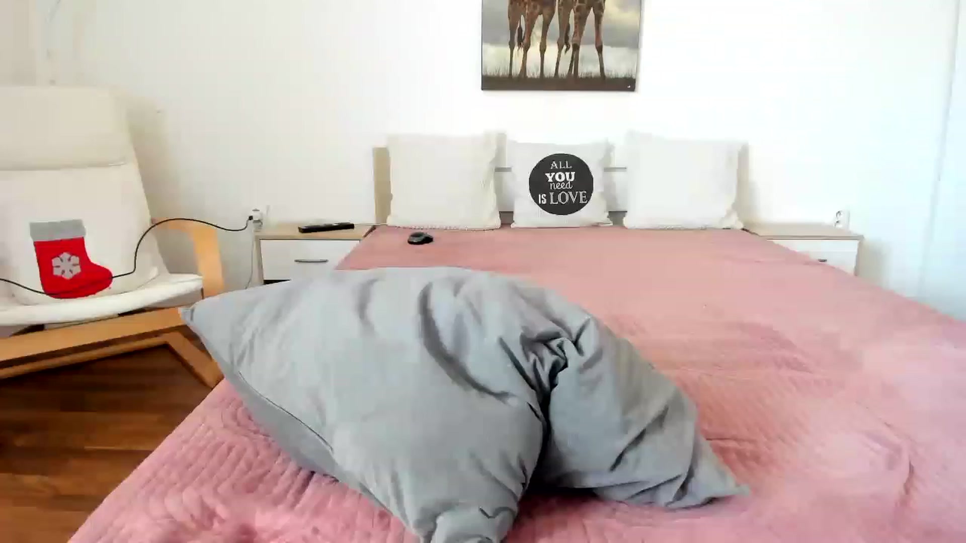 Gallery image thumbnail from LovelyVendy's myfreecams stream on, 03/22/2023, 13:49 image 12 of 20
