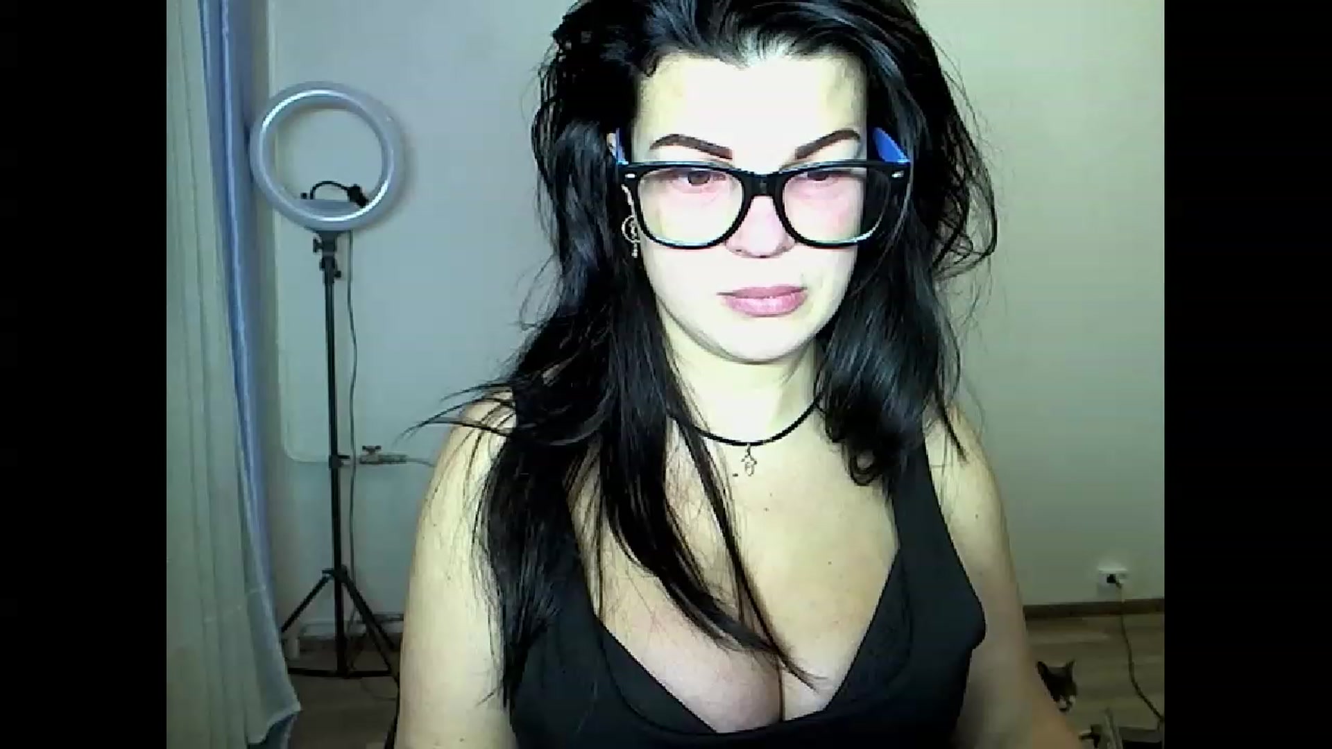 Gallery image thumbnail from Lovely_34EE's myfreecams stream on, 11/29/2022, 17:07 image 15 of 20