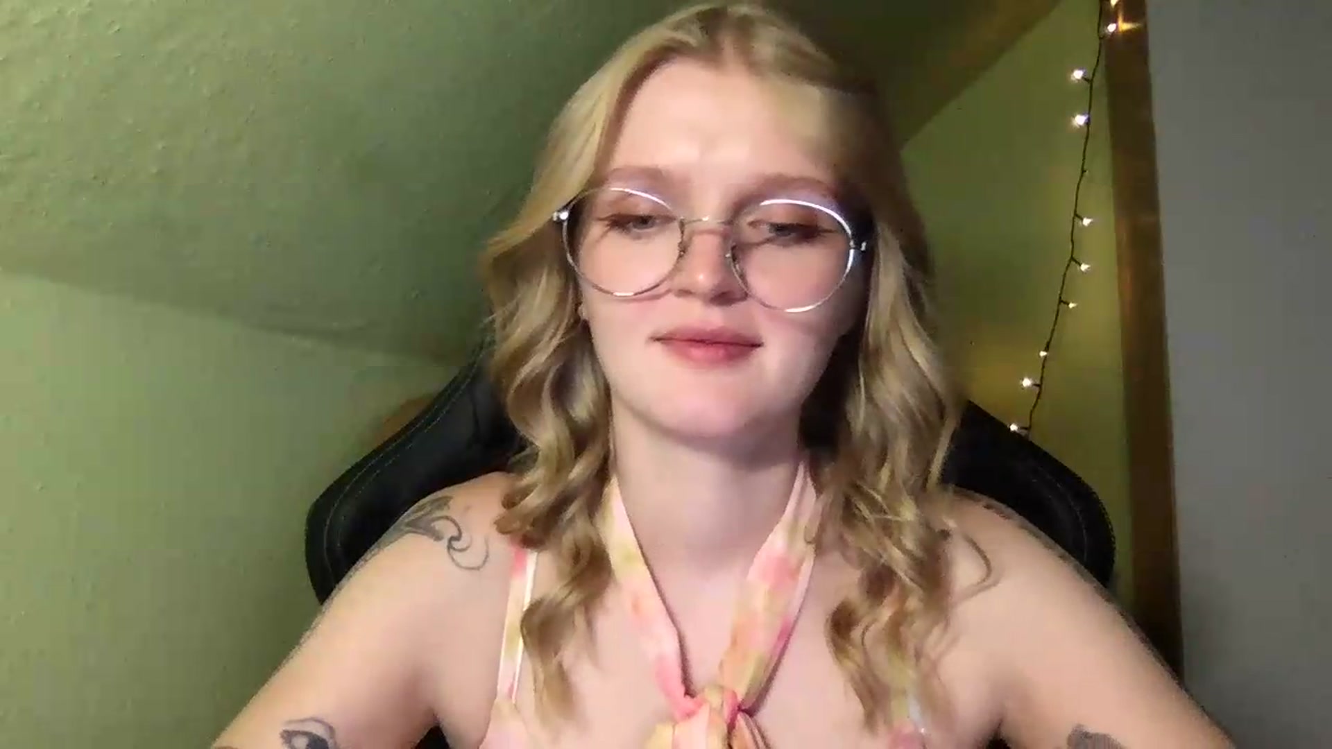 Gallery image thumbnail from Lovely_Ari's myfreecams stream on, 08/23/2026, 23:44 image 2 of 20