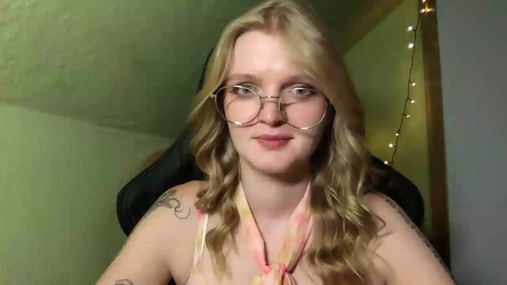 Gallery image thumbnail from Lovely_Ari's myfreecams stream on, 08/23/2026, 23:44 image 10 of 20