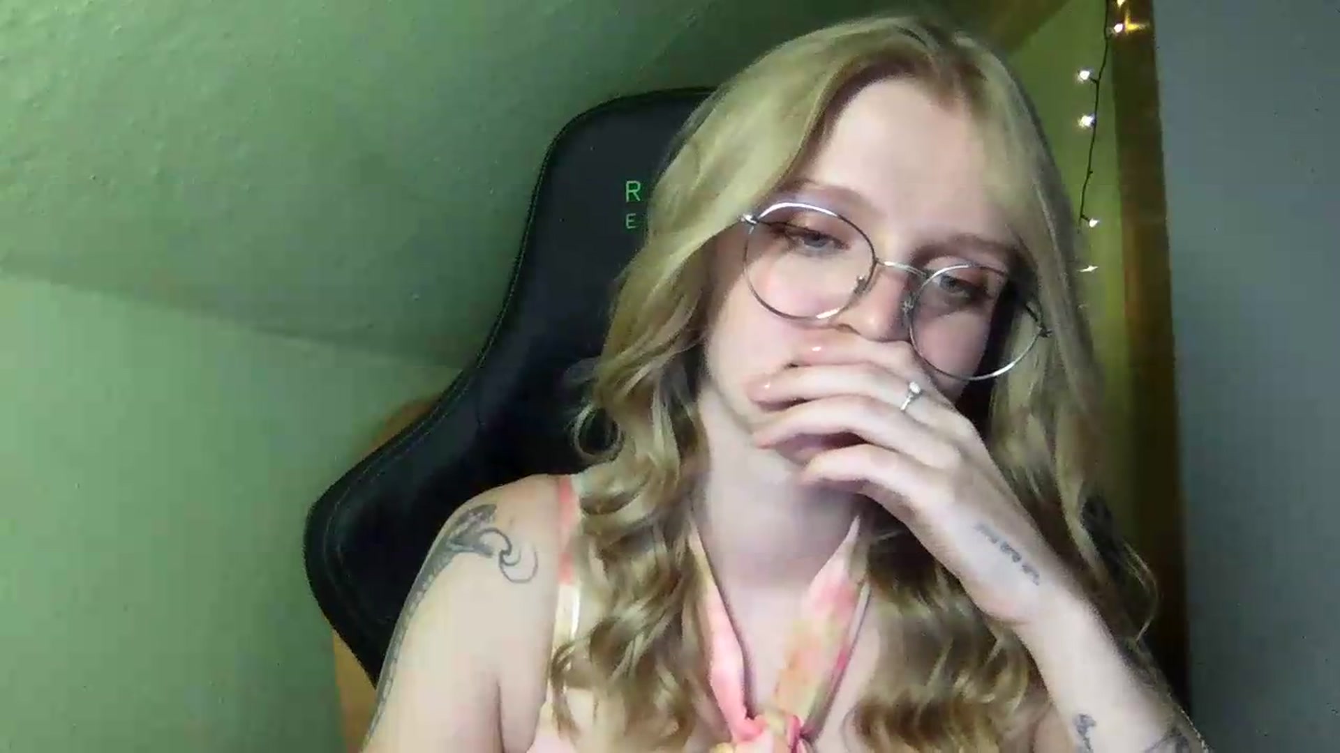 Gallery image thumbnail from Lovely_Ari's myfreecams stream on, 08/23/2026, 23:44 image 18 of 20